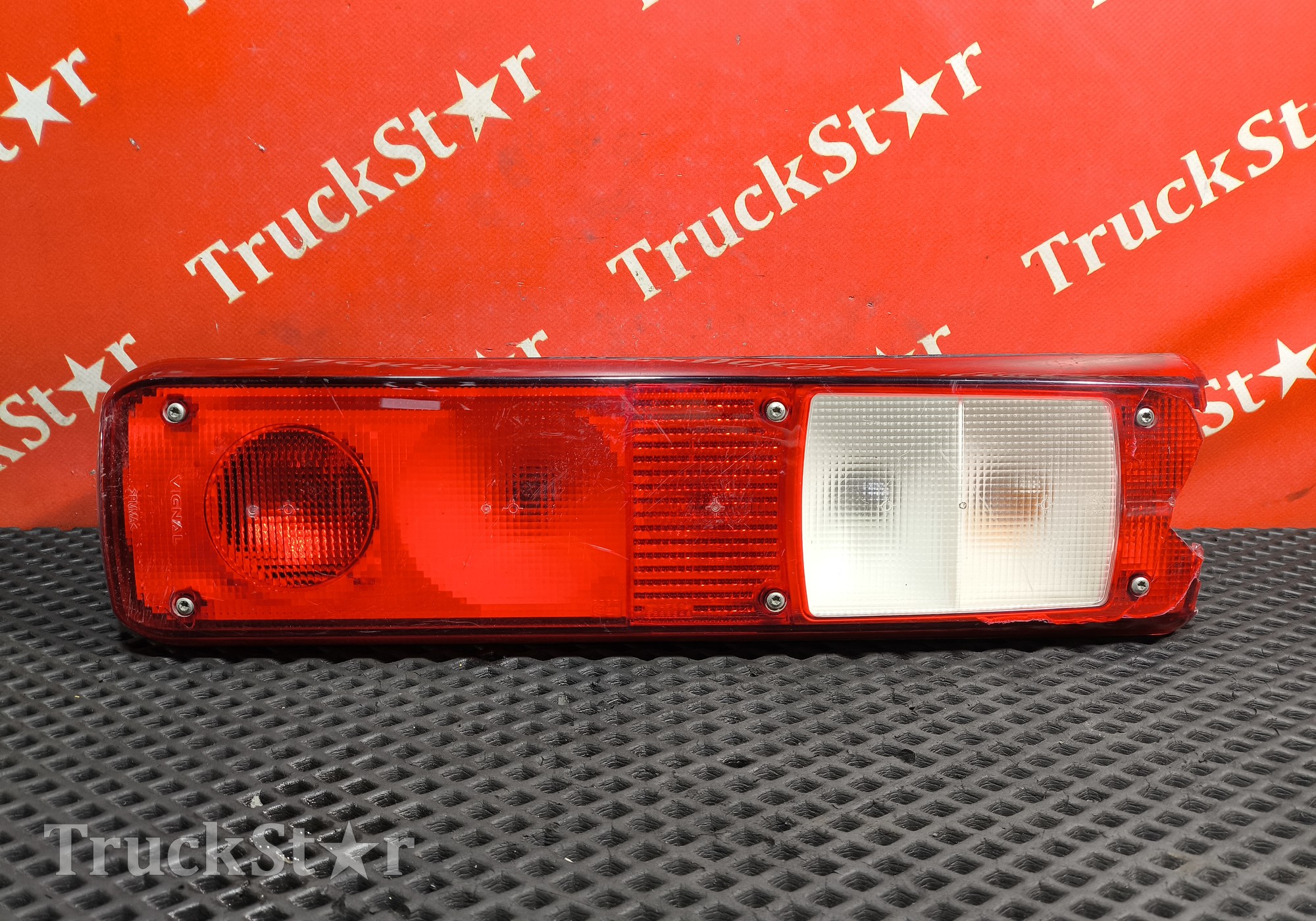 7420769776 Фонарь задний правый для Volvo FH 5