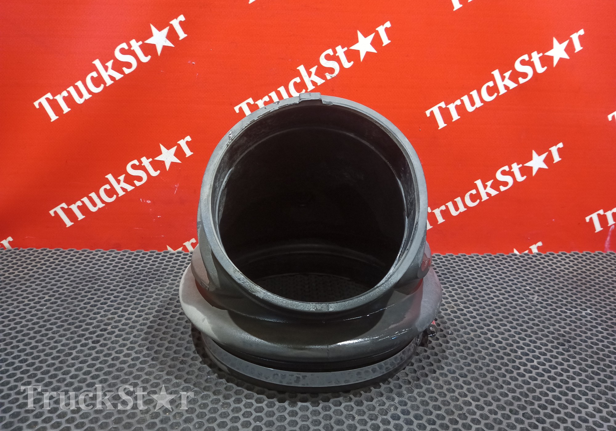 21115482 Патрубок воздушного фильтра 2019г. для Volvo FH 4 (с 2012)