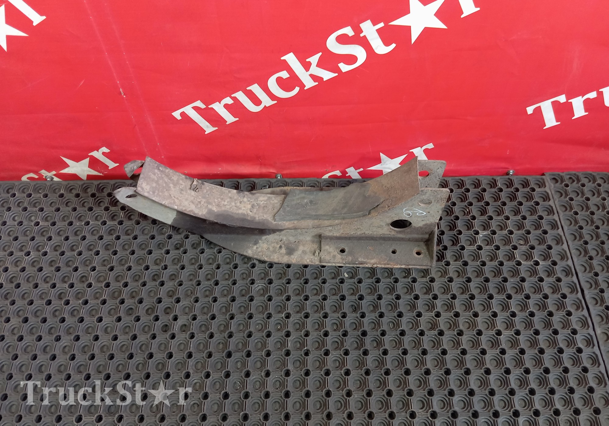 7422739212 Кронштейн топливного бака для Renault Premium