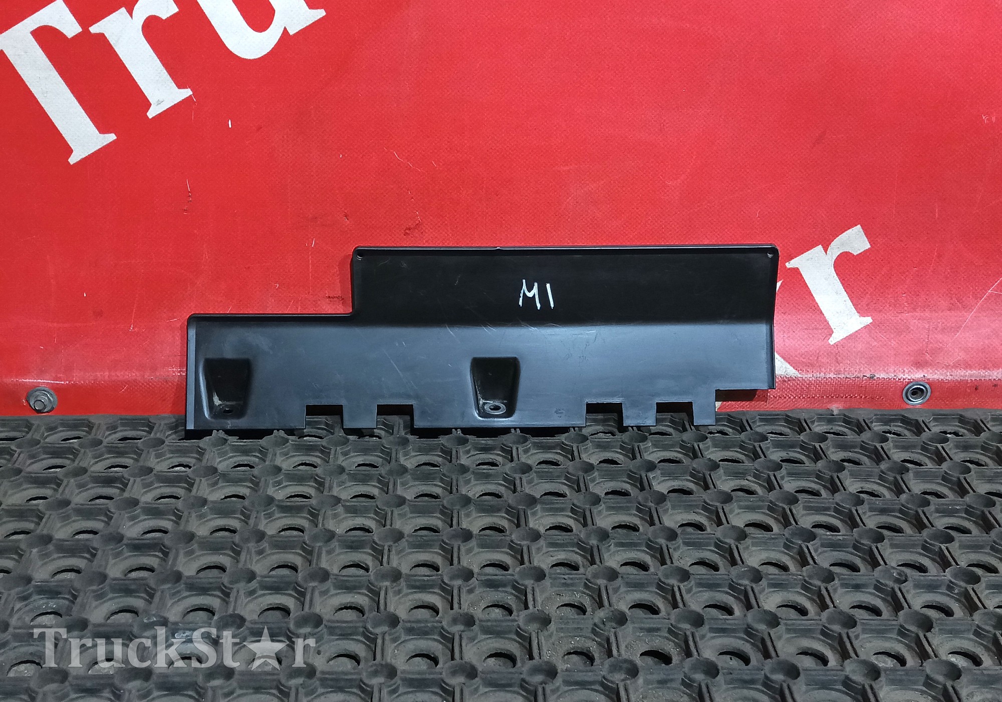 81254410980 Накладка консоли для Man TGX I (с 2007)