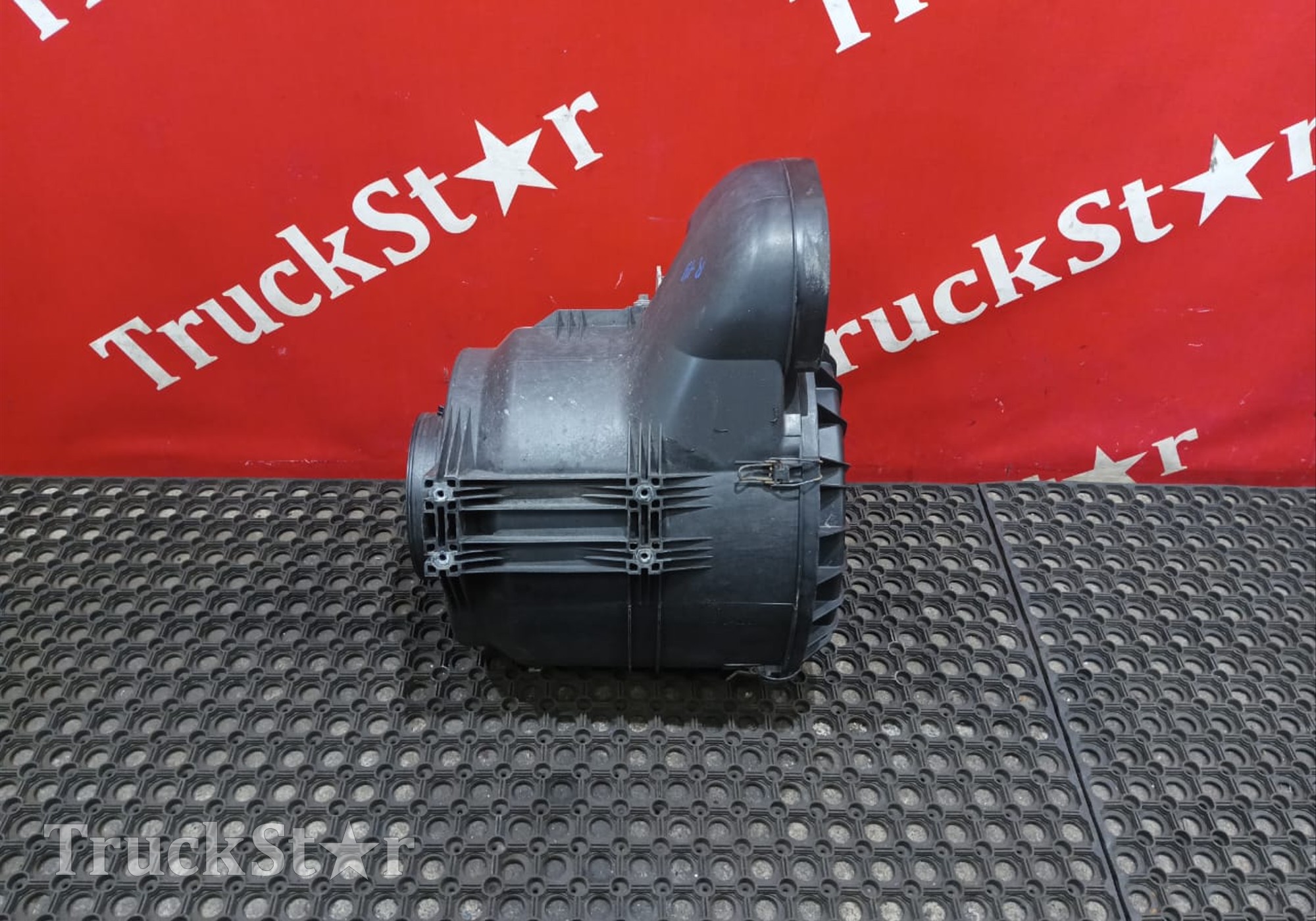 7421115476 Корпус воздушного фильтра 2016г для Volvo FH 4 (с 2012)
