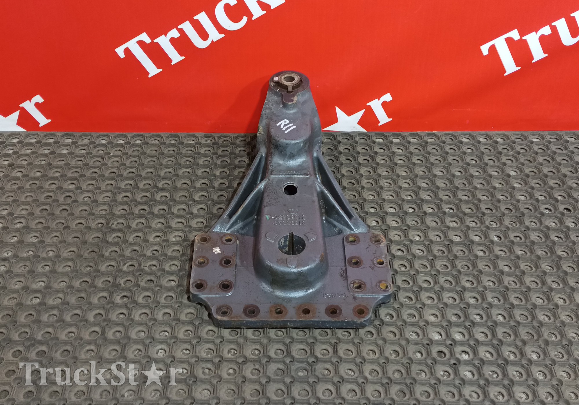 7421682250 Кронштейн полурессоры задней для Renault Premium