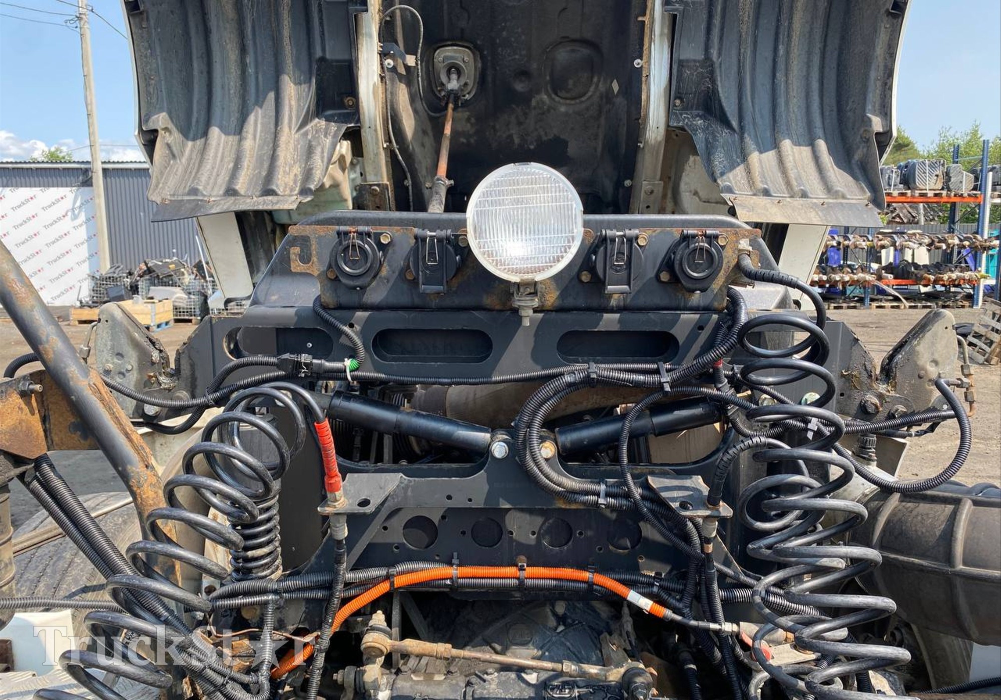 A9303100058 Кронштейн перекидок в сборе 2018г. для КАМАЗ 5490 (с 2013)
