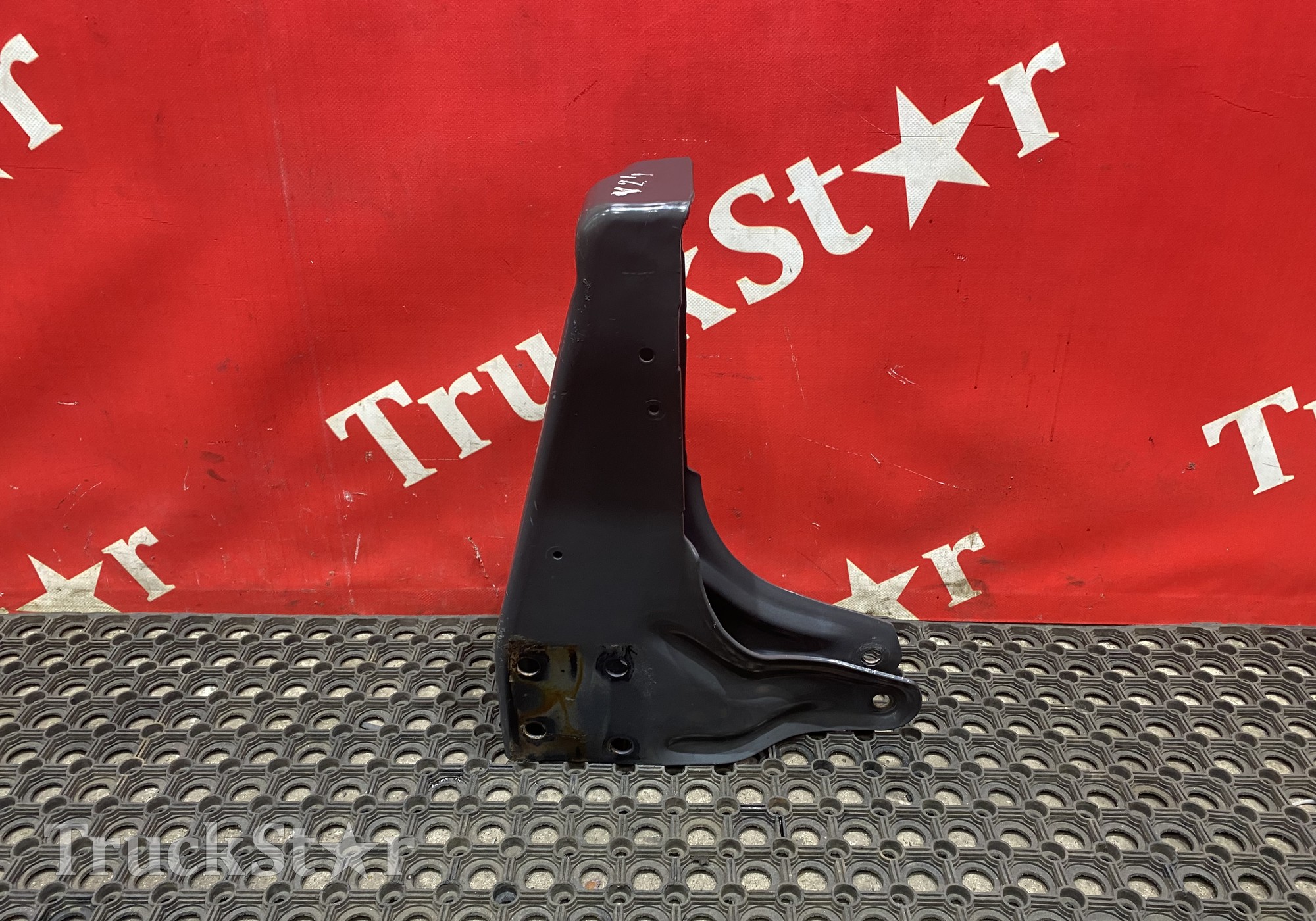 21171969 Кронштейн замка кабины 2019г для Renault T