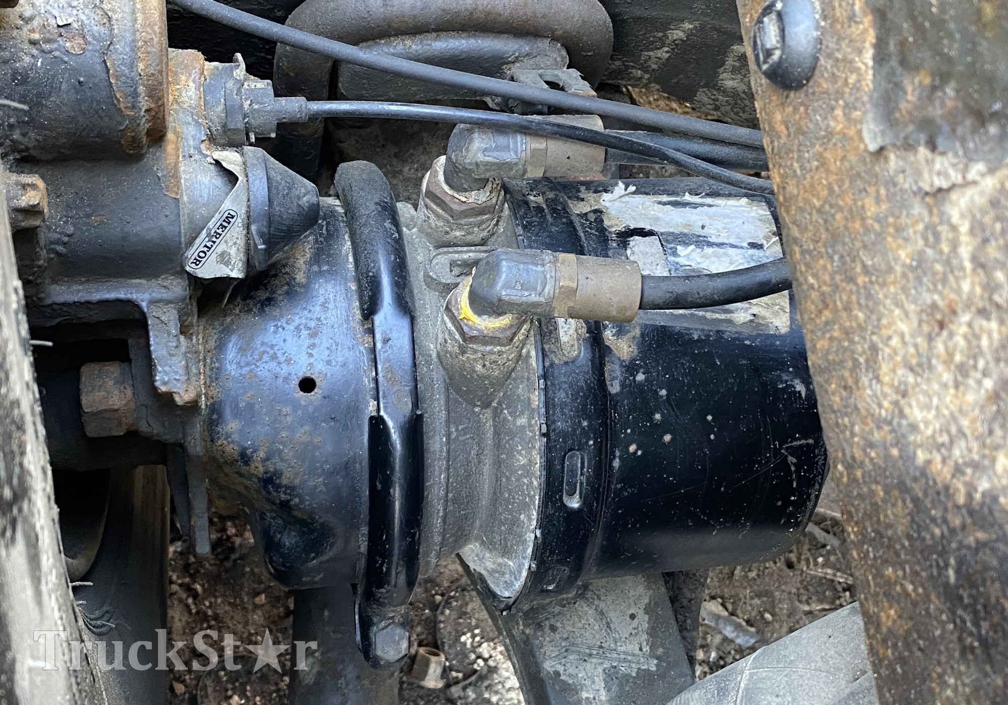 1686002 Энергоаккумулятор задний для Volvo FH