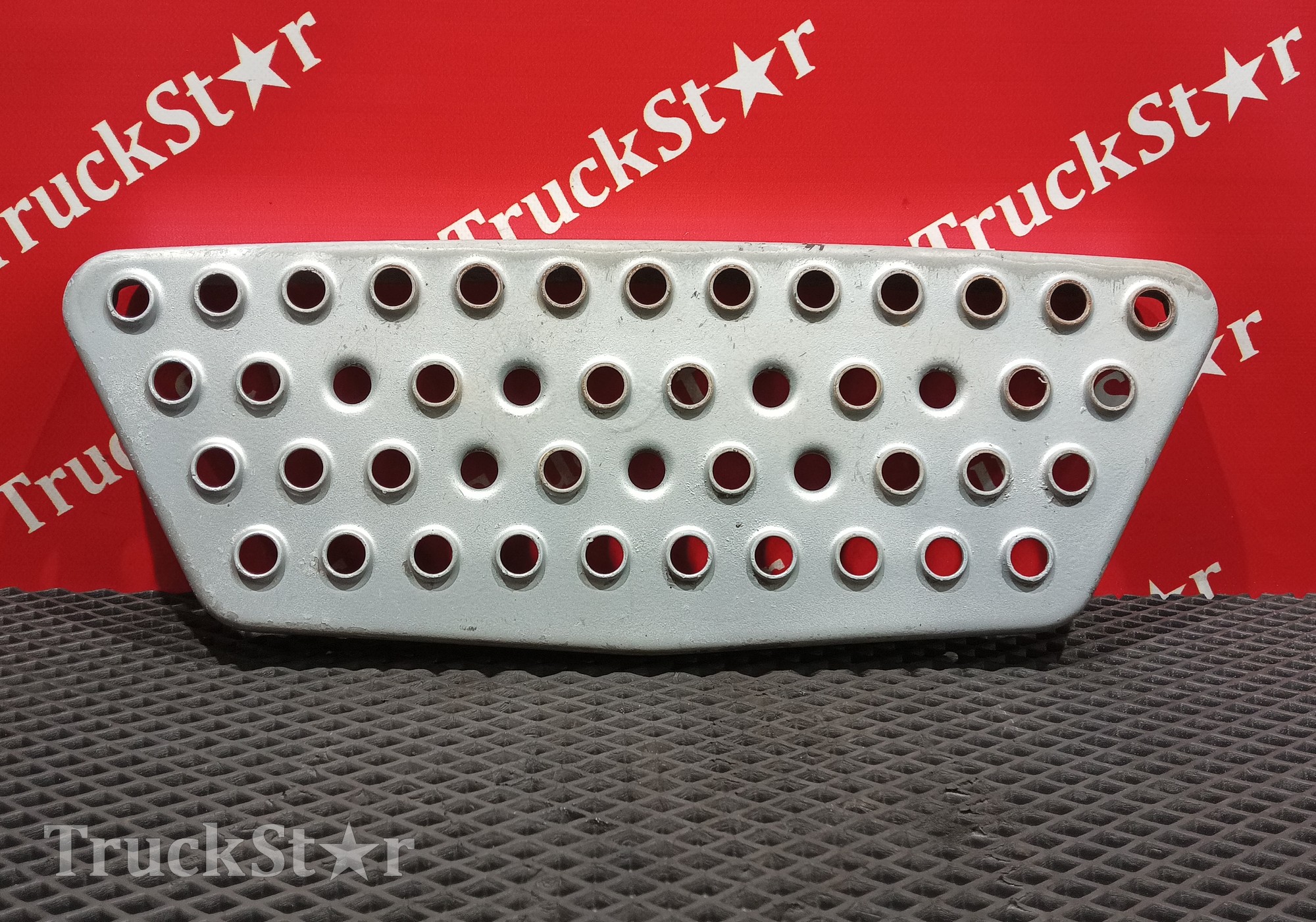 81615100273 Площадка подножки для Man TGX II (с 2012)