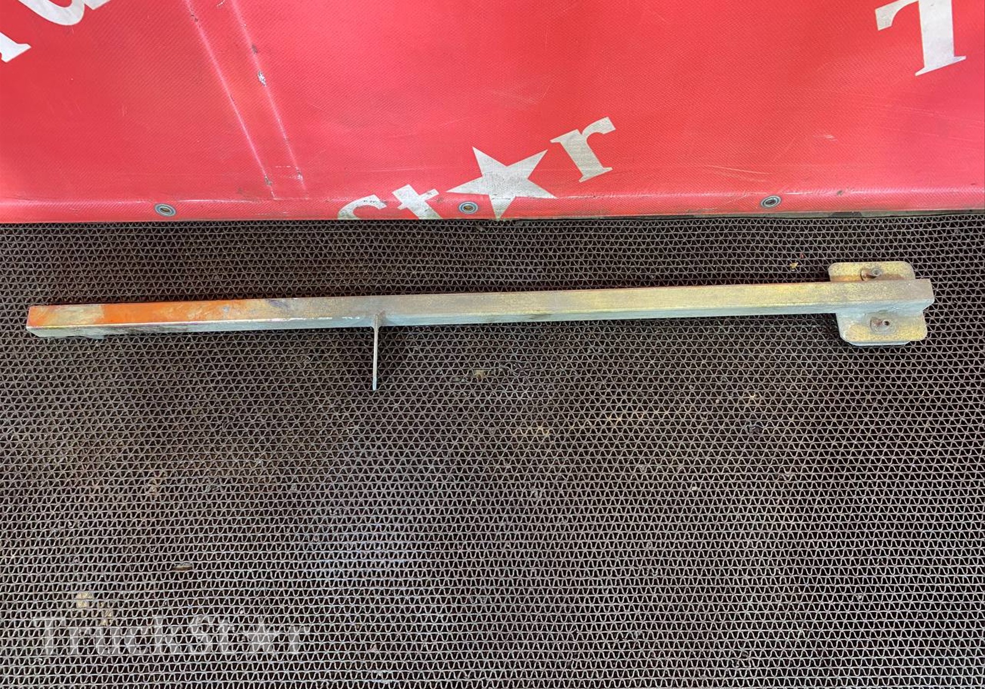 1297303 Кронштейн продолжения двери правый для Daf XF105