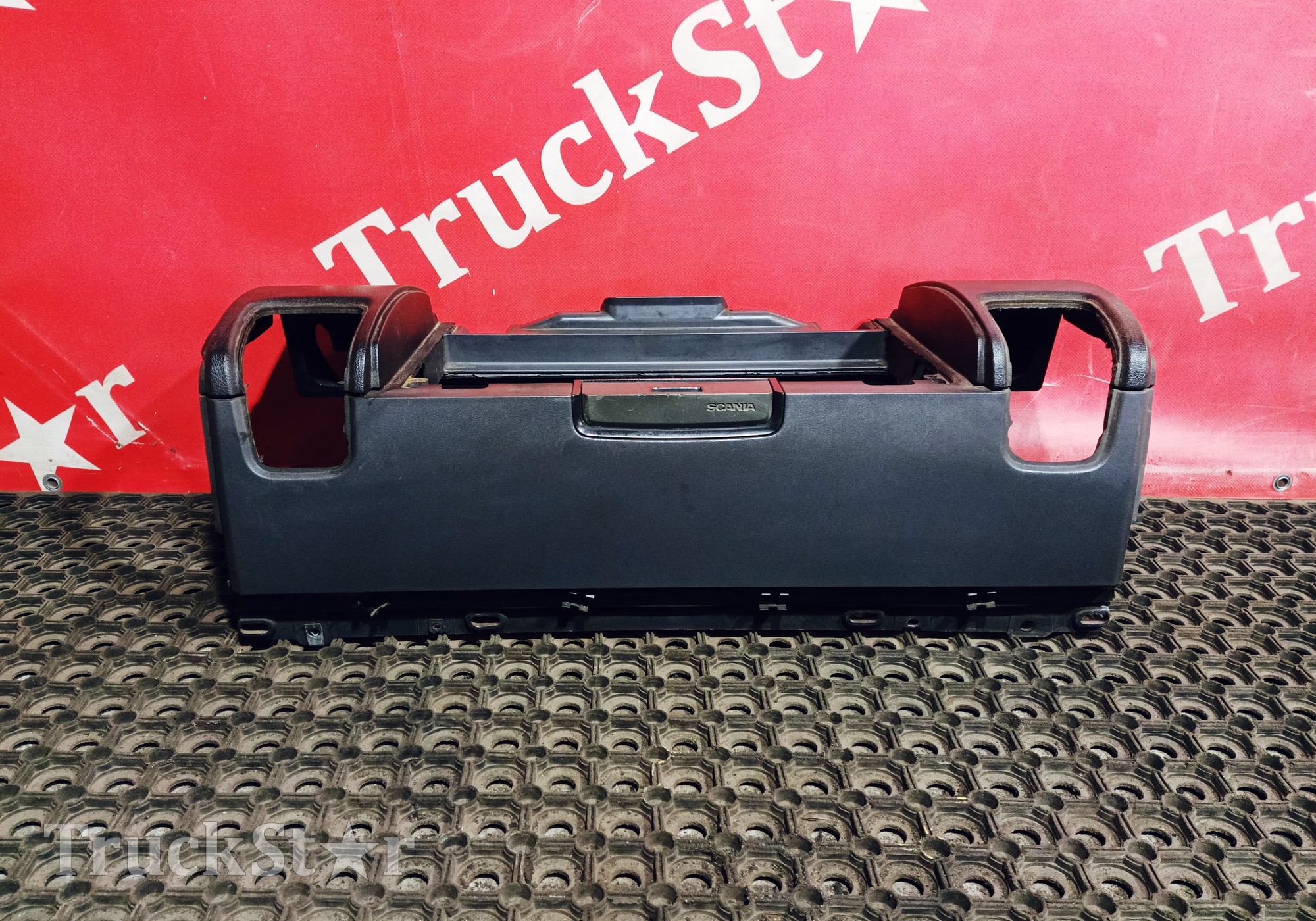 2038202 Накладка торпедо для Scania 5-series R (с 2004 по 2016)