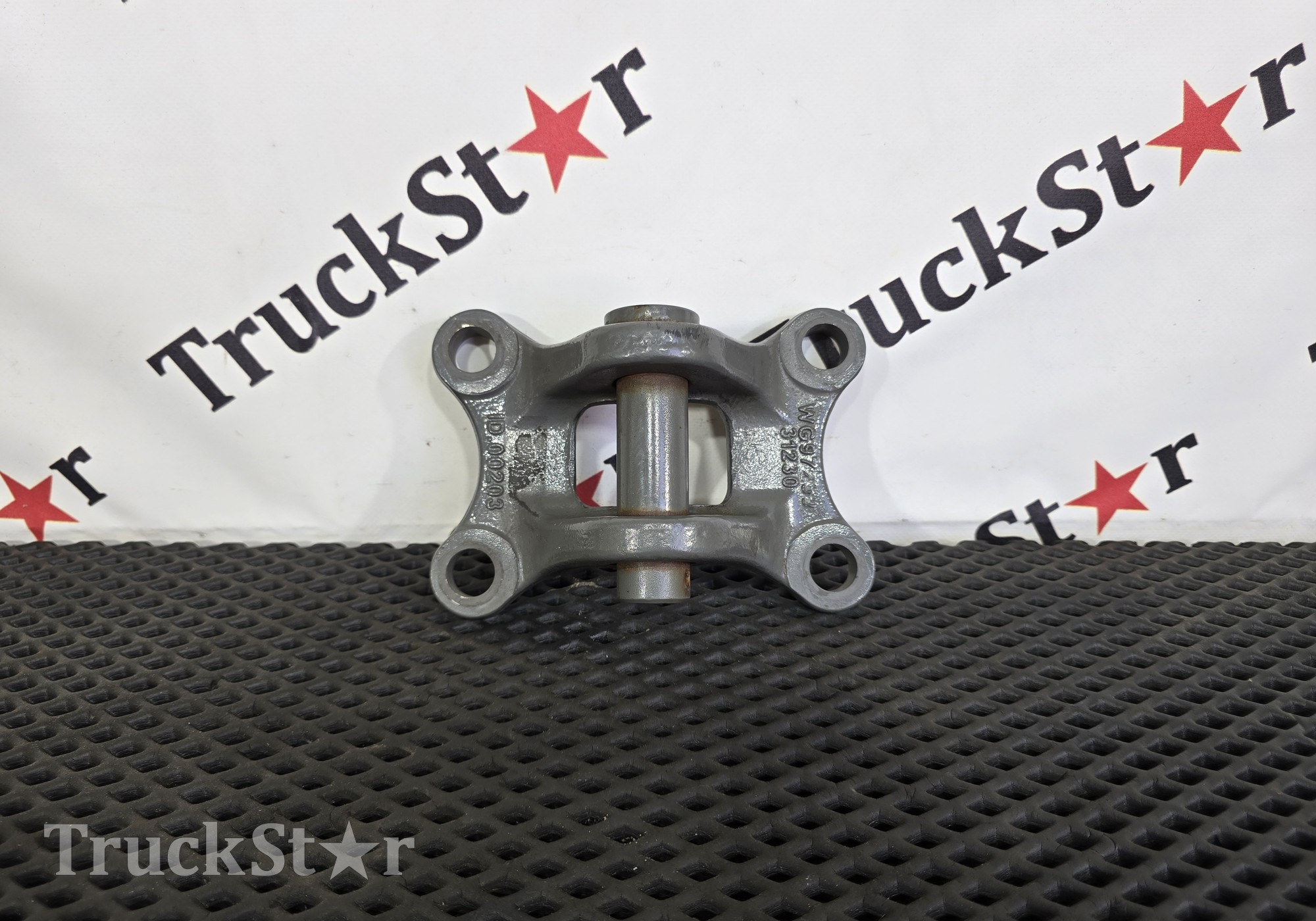 WG9725931230 Кронштейн буксировочный 2023г. для Sinotruk Sitrak C7H