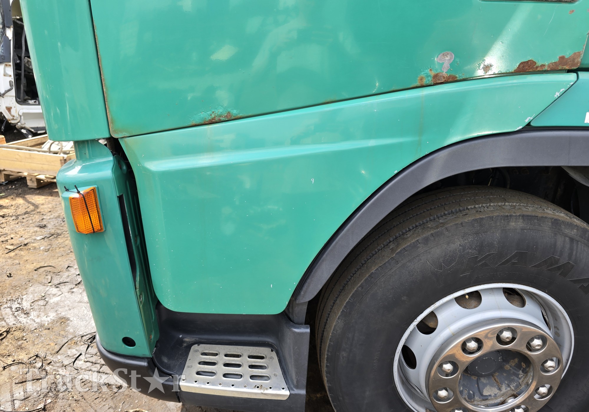 20467037 Продолжение двери левой для Volvo FM