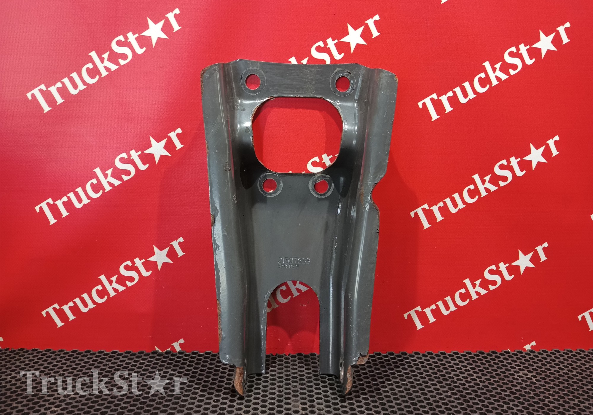 7421956064 Кронштейн амортизатора переднего 2016г для Volvo FM