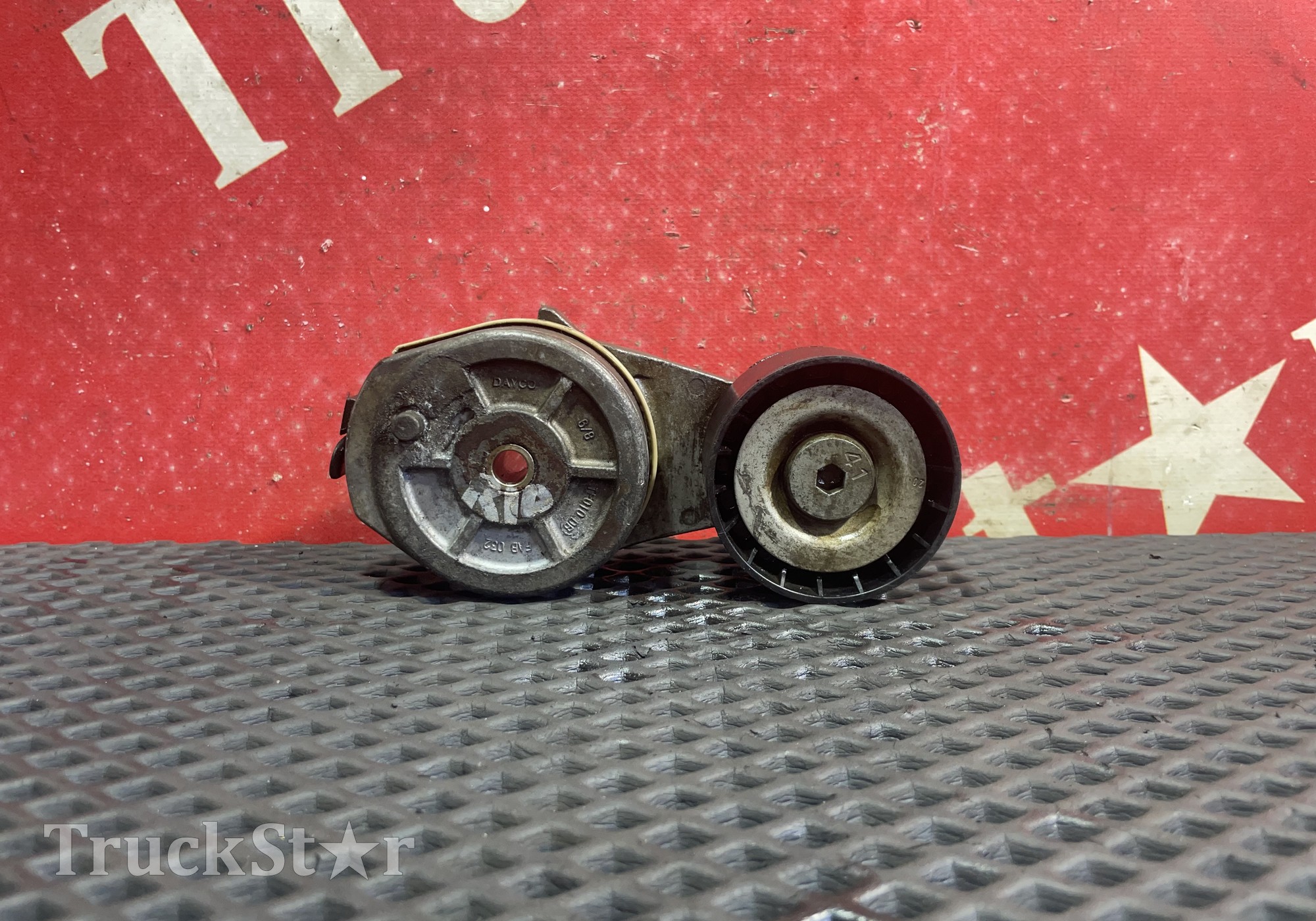 7421819687 Ролик-натяжитель ручейкового ремня для Renault Premium II (с 2005 по 2013)