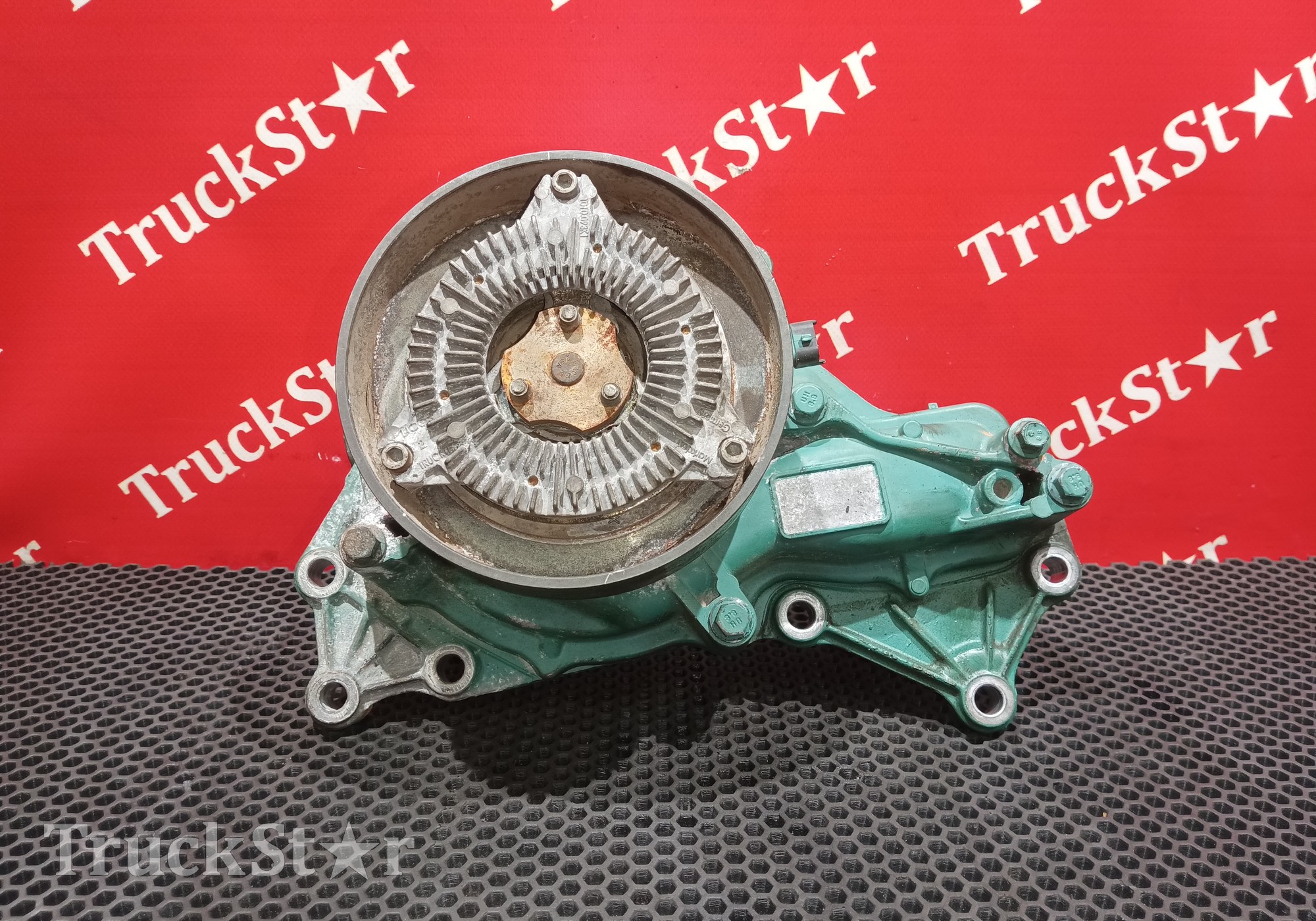 22164104 Насос водяной 2020г для Volvo FH