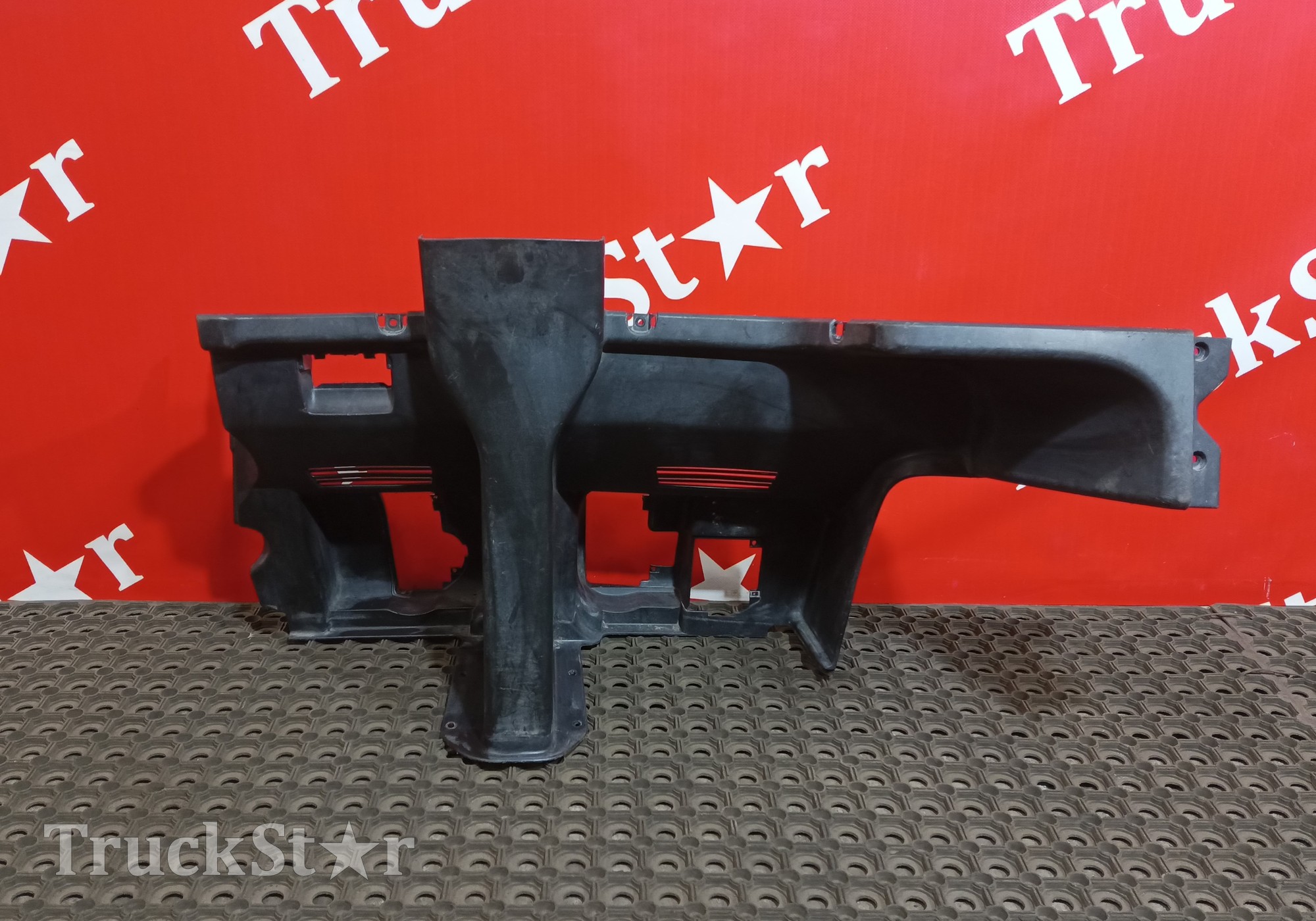81614700039 Кожух рулевой колонки для Man