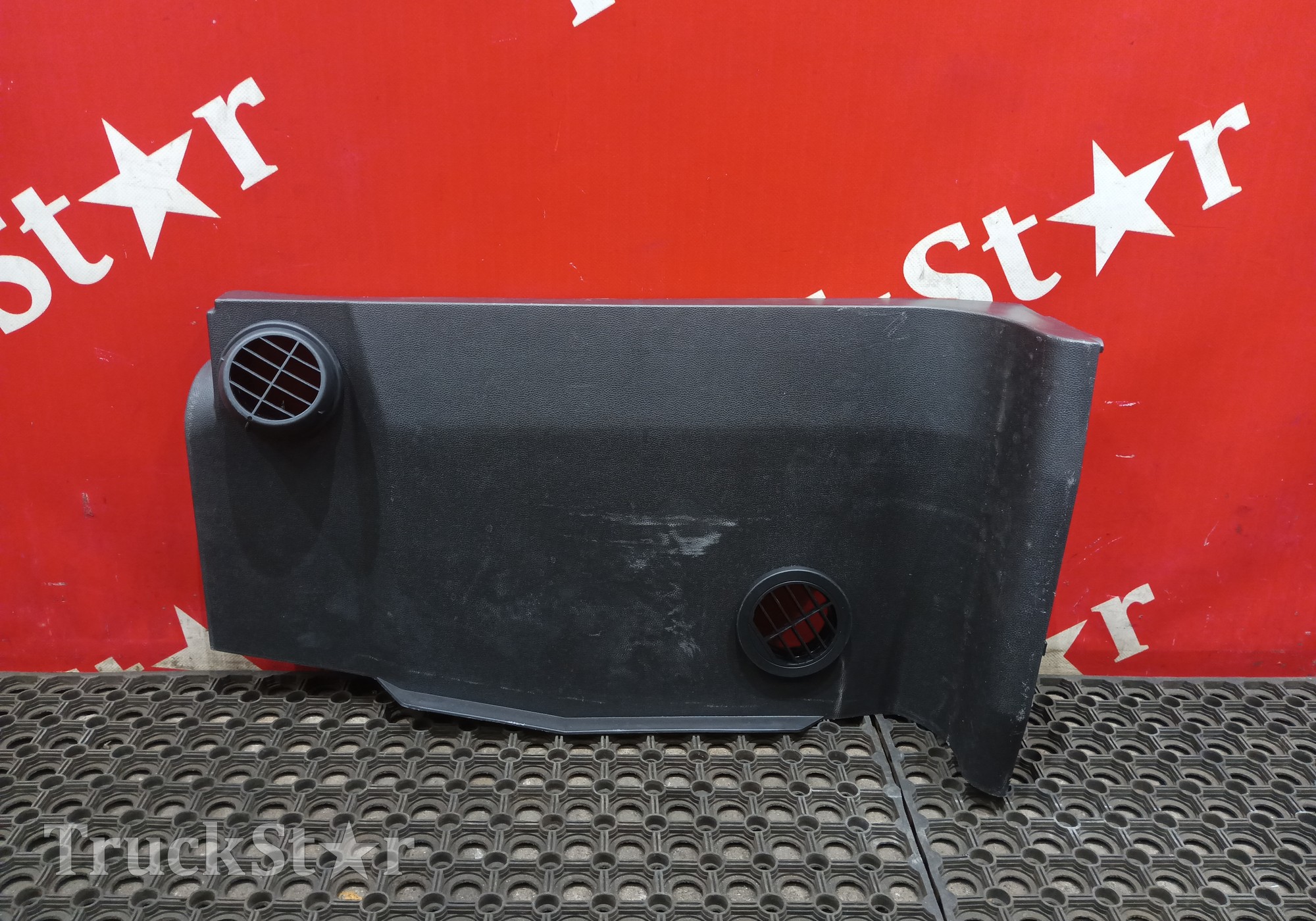 AZ16D257000008 Накладка инструментального ящика 2023г для Sinotruk Sitrak C7H MAX