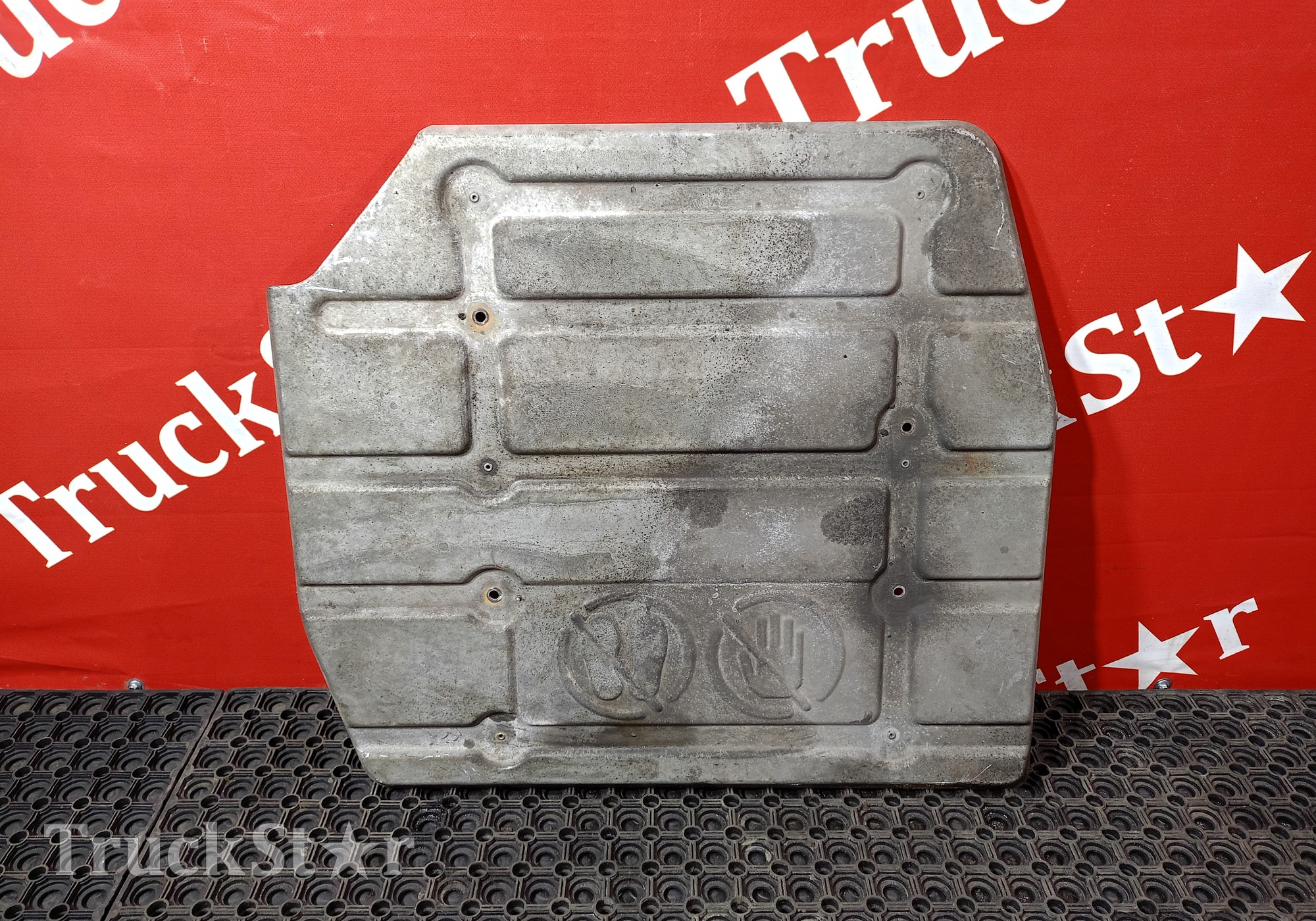 7421638275 Экран тепловой верхний для Volvo
