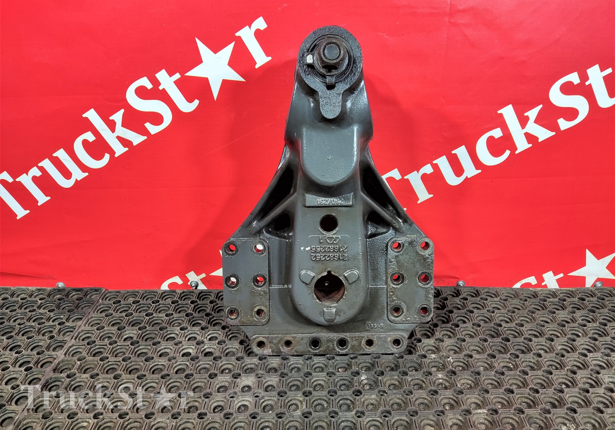 7421682255 Кронштейн задней полурессоры для Renault Premium