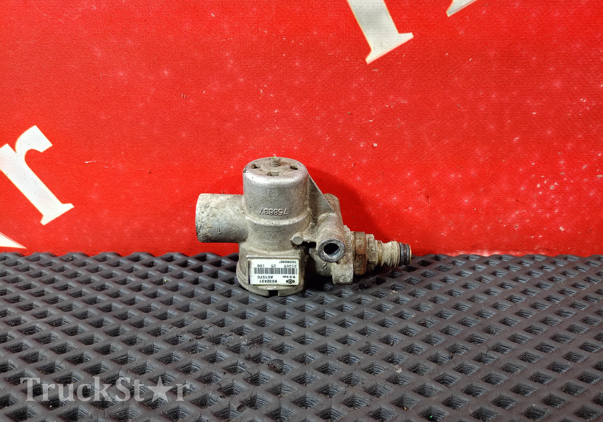 7420860687 Регулятор давления для Renault Premium