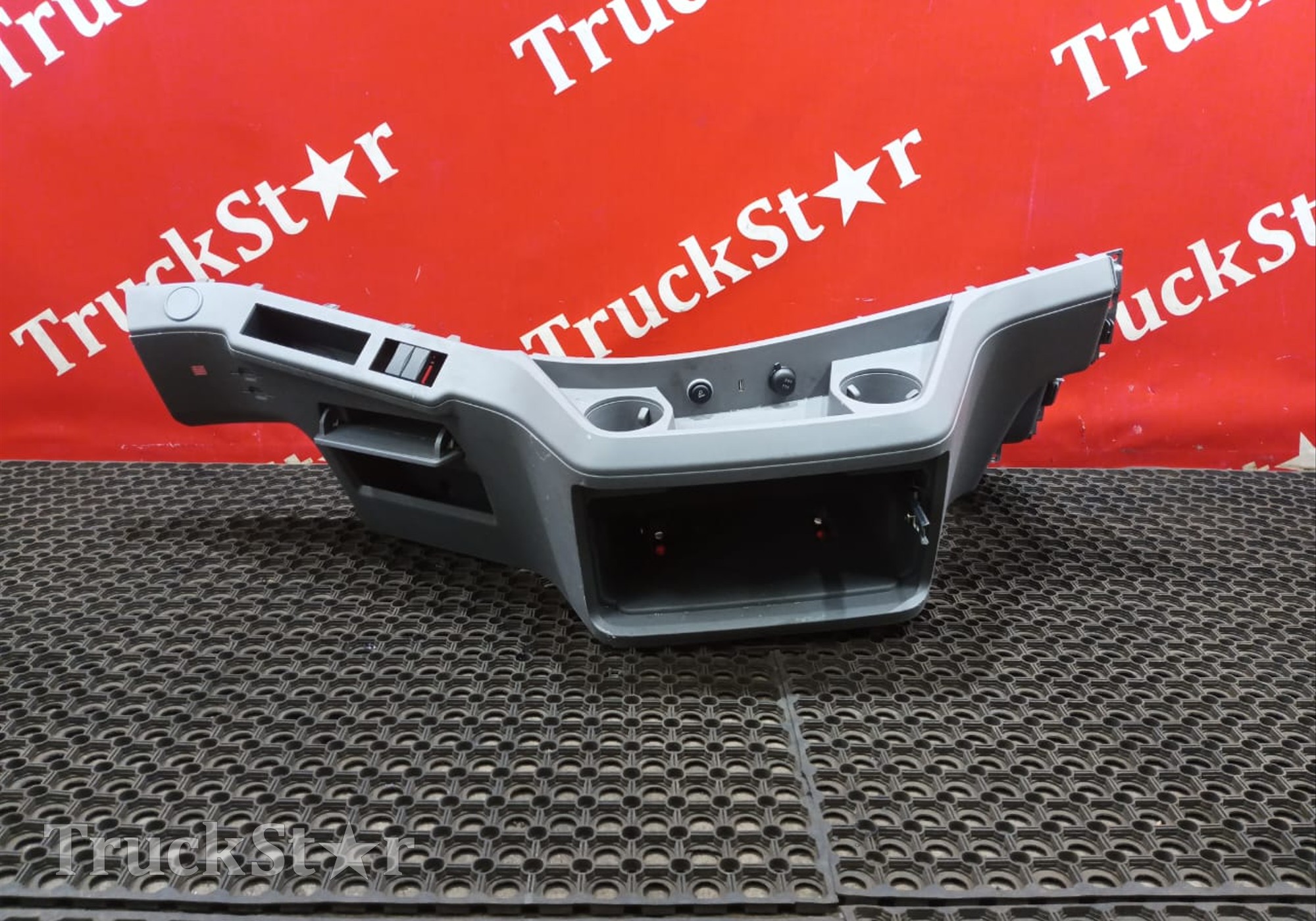 5305117C6206 Панель торпедо центральная 2023г для DongFeng GX DFH4180
