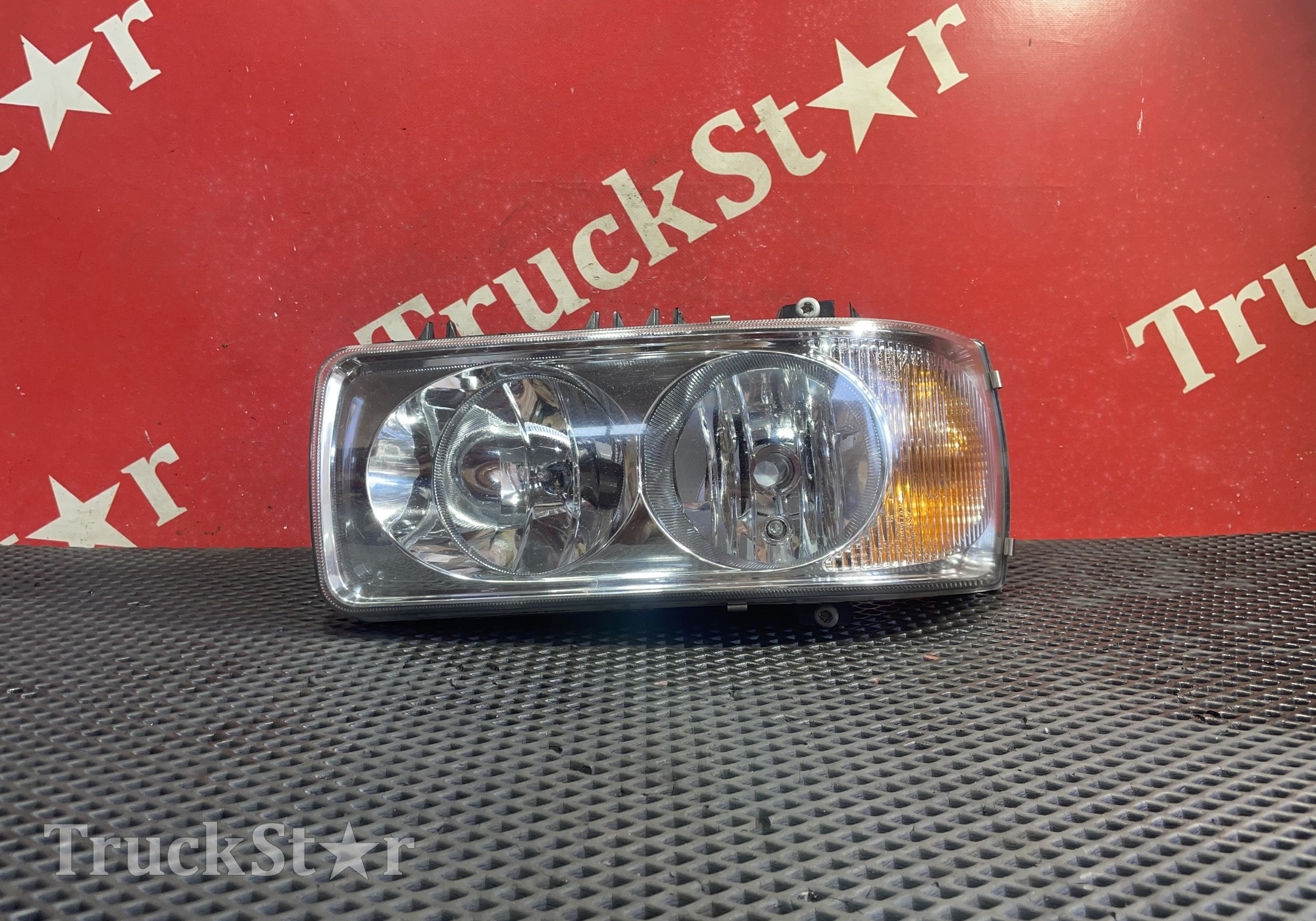 1832396 Фара передняя левая для Daf XF95
