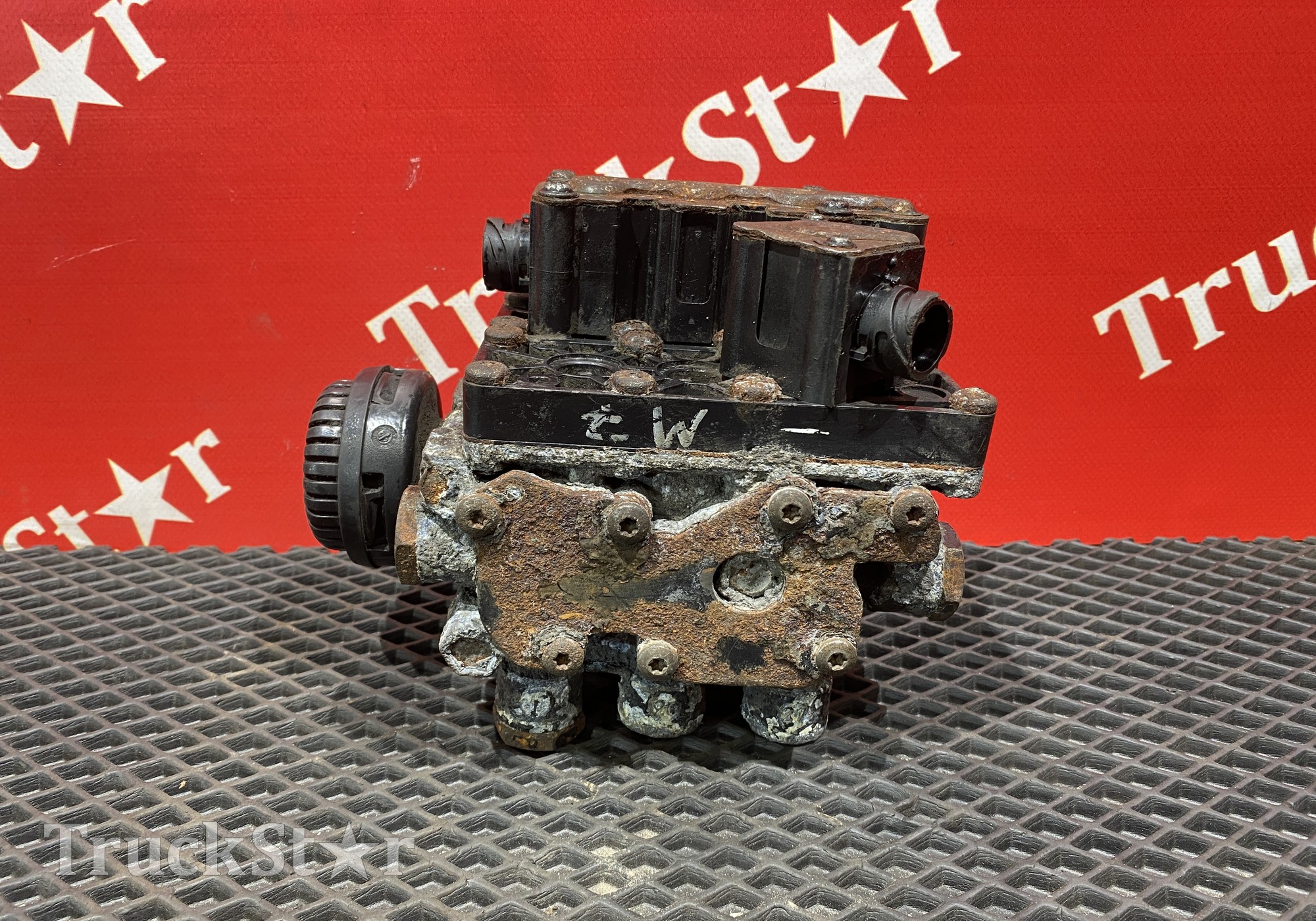 81259026240 Кран уровня пола главный для Man TGM