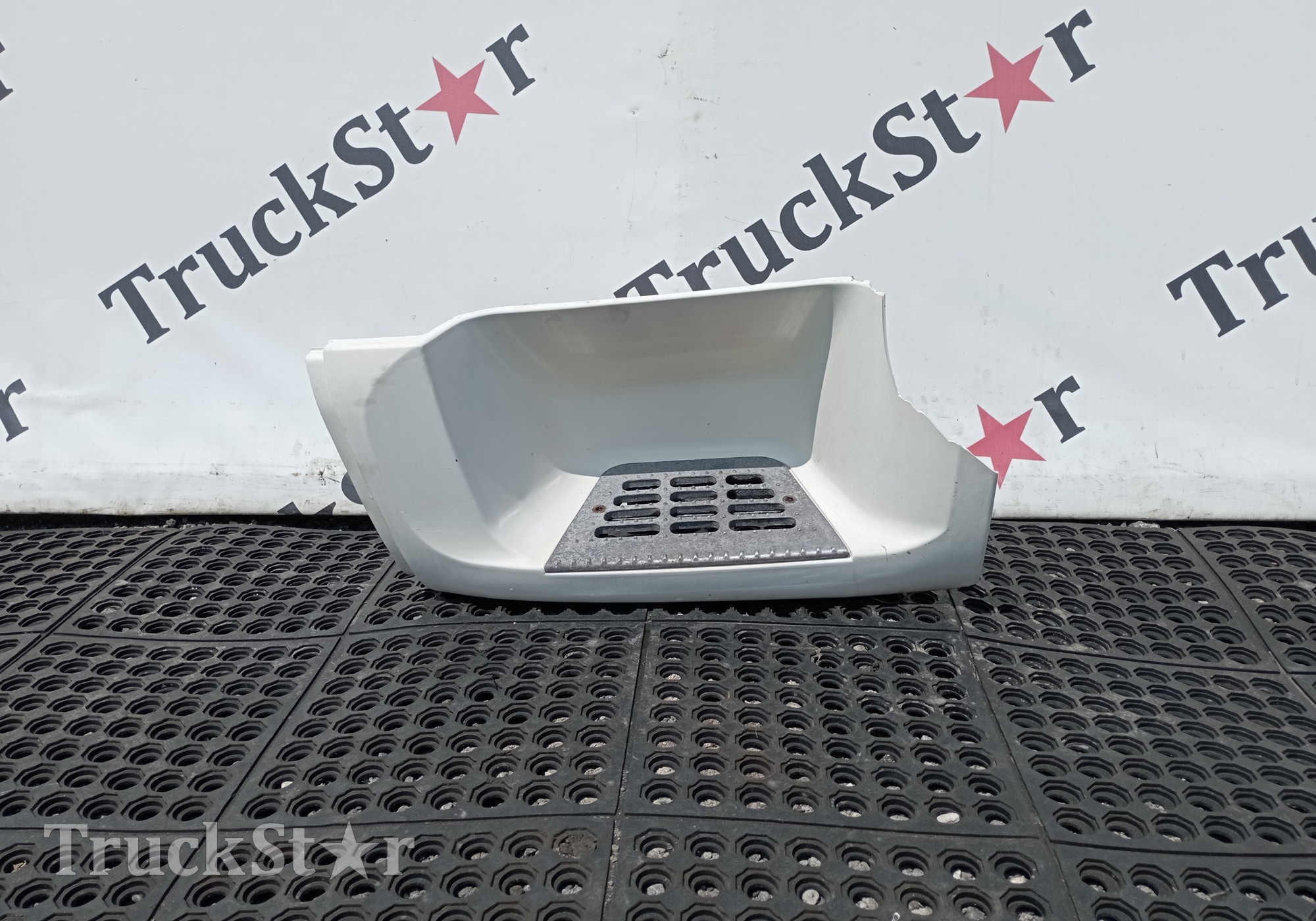 1642682 Корпус подножки (дефект) левый для Daf XF95