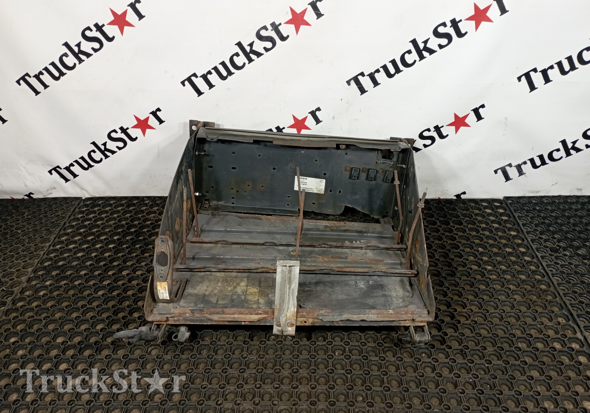21137554 Ящик акб для Volvo FH