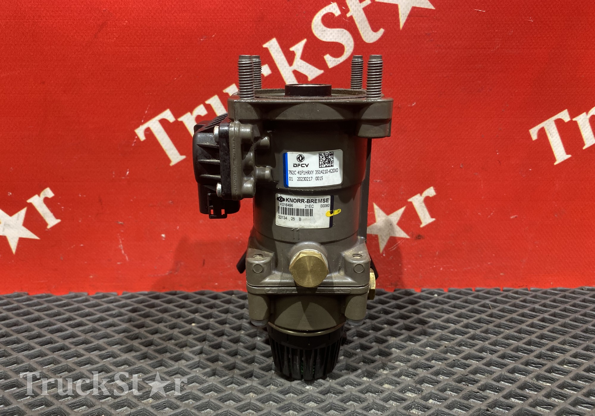 3514210K20X0 Кран тормозной главный 2023г для DongFeng GX DFH4180