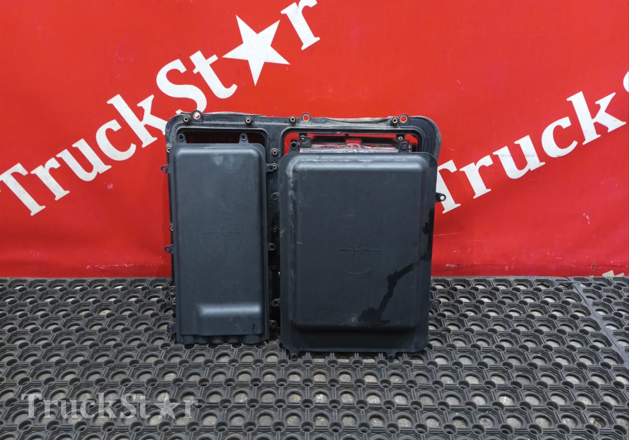 811W254410648 Корпус электроразъемов 2022г для Sinotruk Sitrak C7H MAX