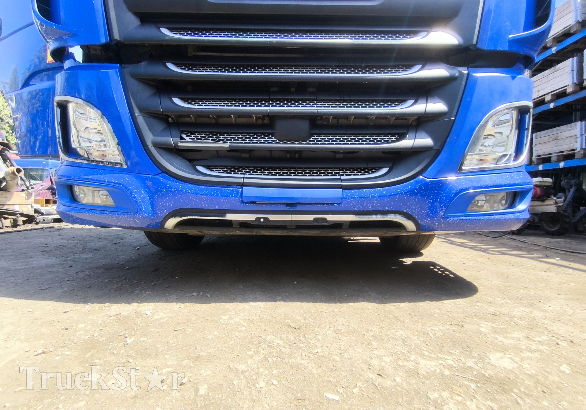 1953385 Бампер передний 2018г для Daf XF106 (с 2012)