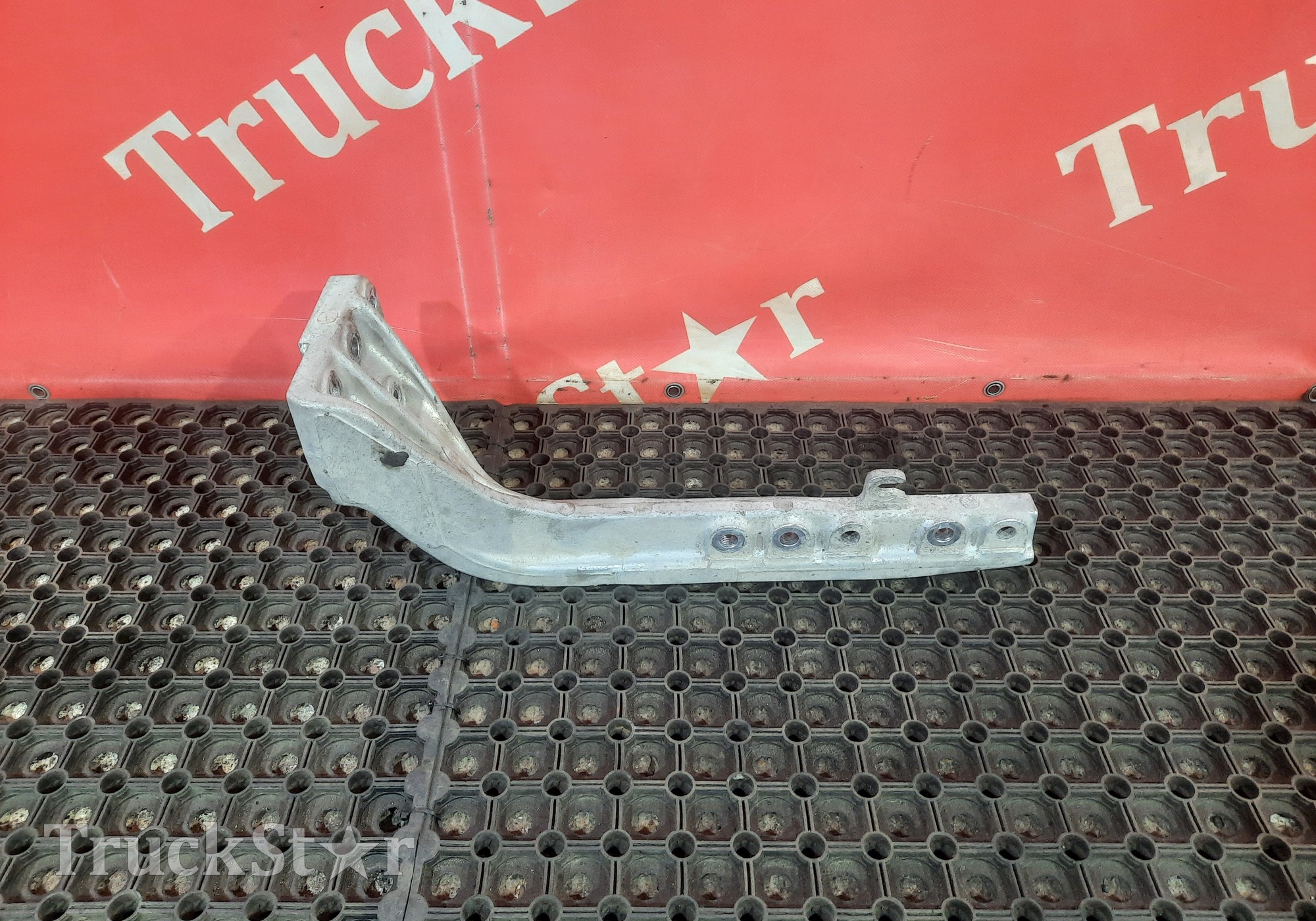 22200142 Кронштейн глушителя для Volvo