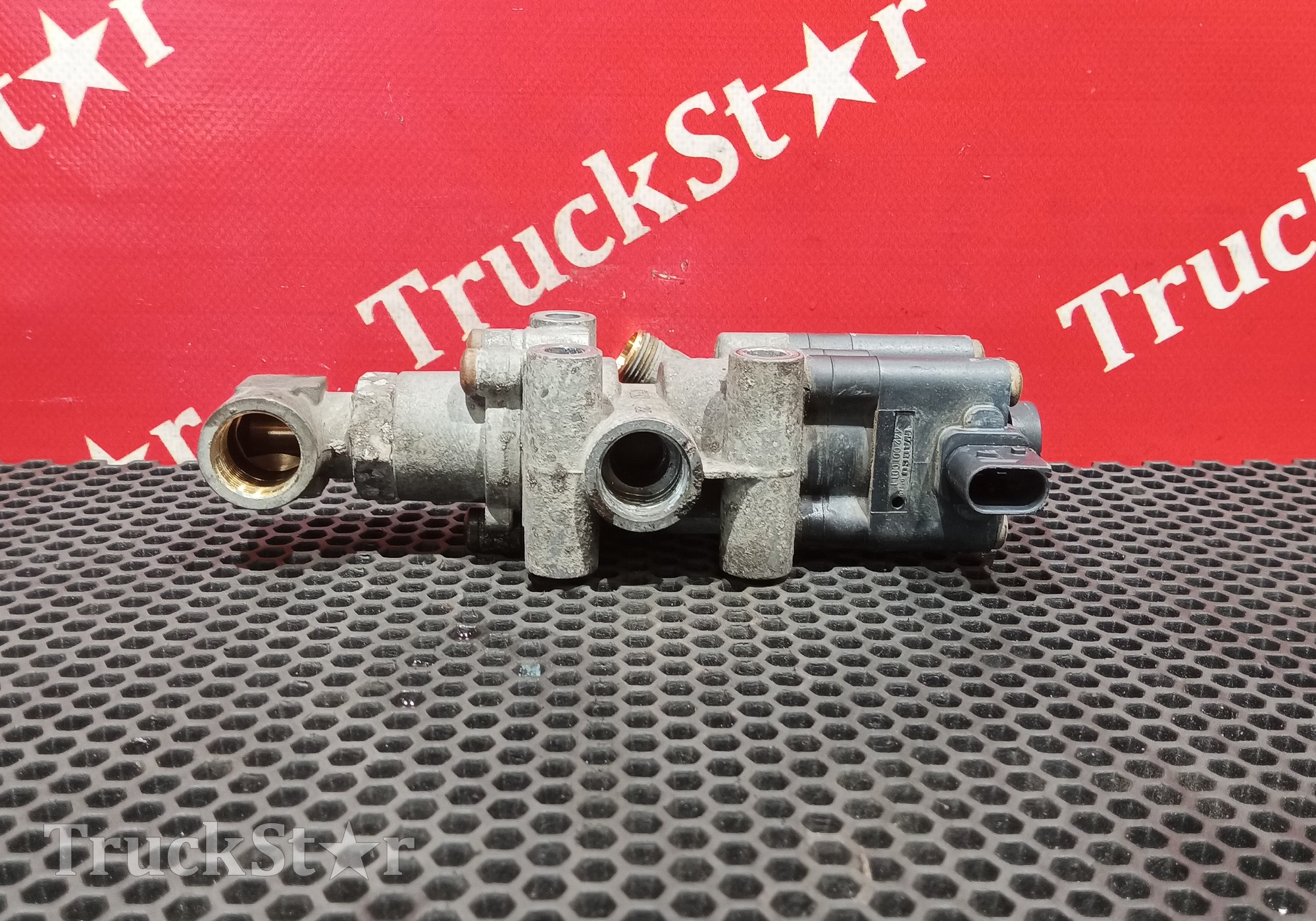 2158373 Клапан ускорительный для Scania 5-series P (с 2004 по 2016)