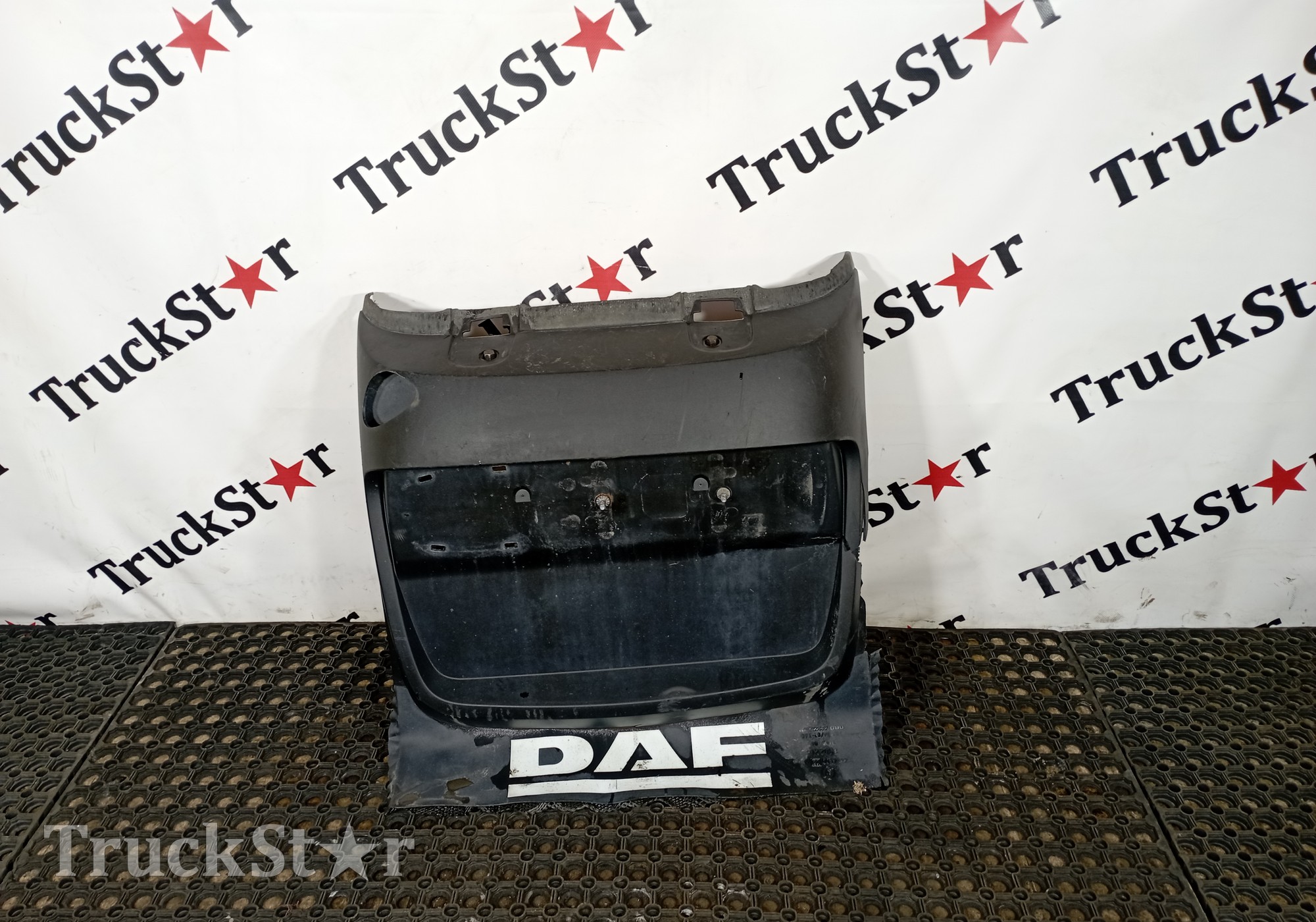 2120352 Крыло заднее правое задняя часть 2018г. для Daf XF105