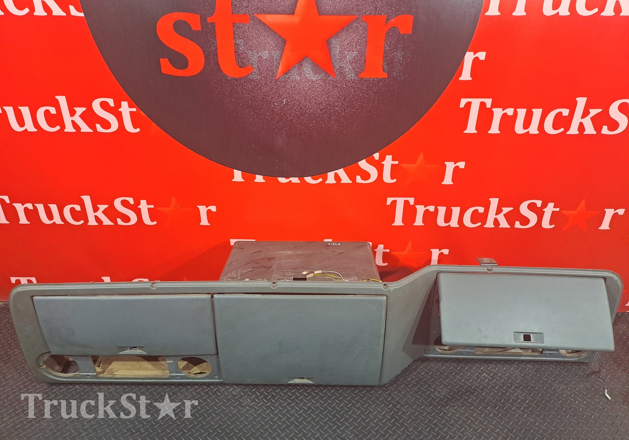 1426019 Передняя панель салона для Daf