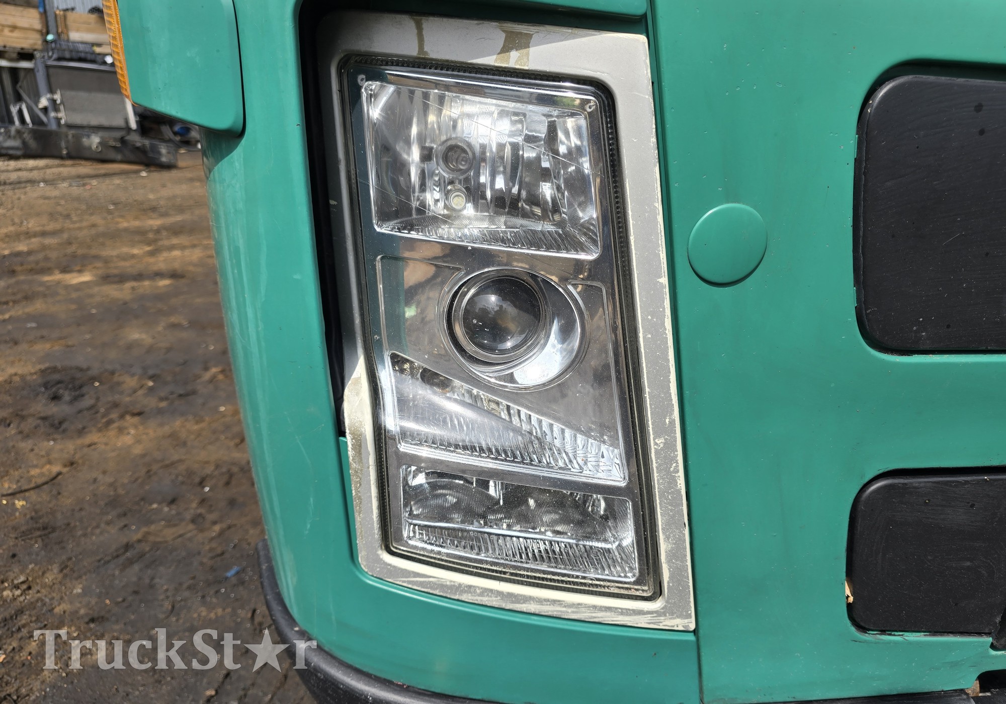 21001668 Фара правая для Volvo FM