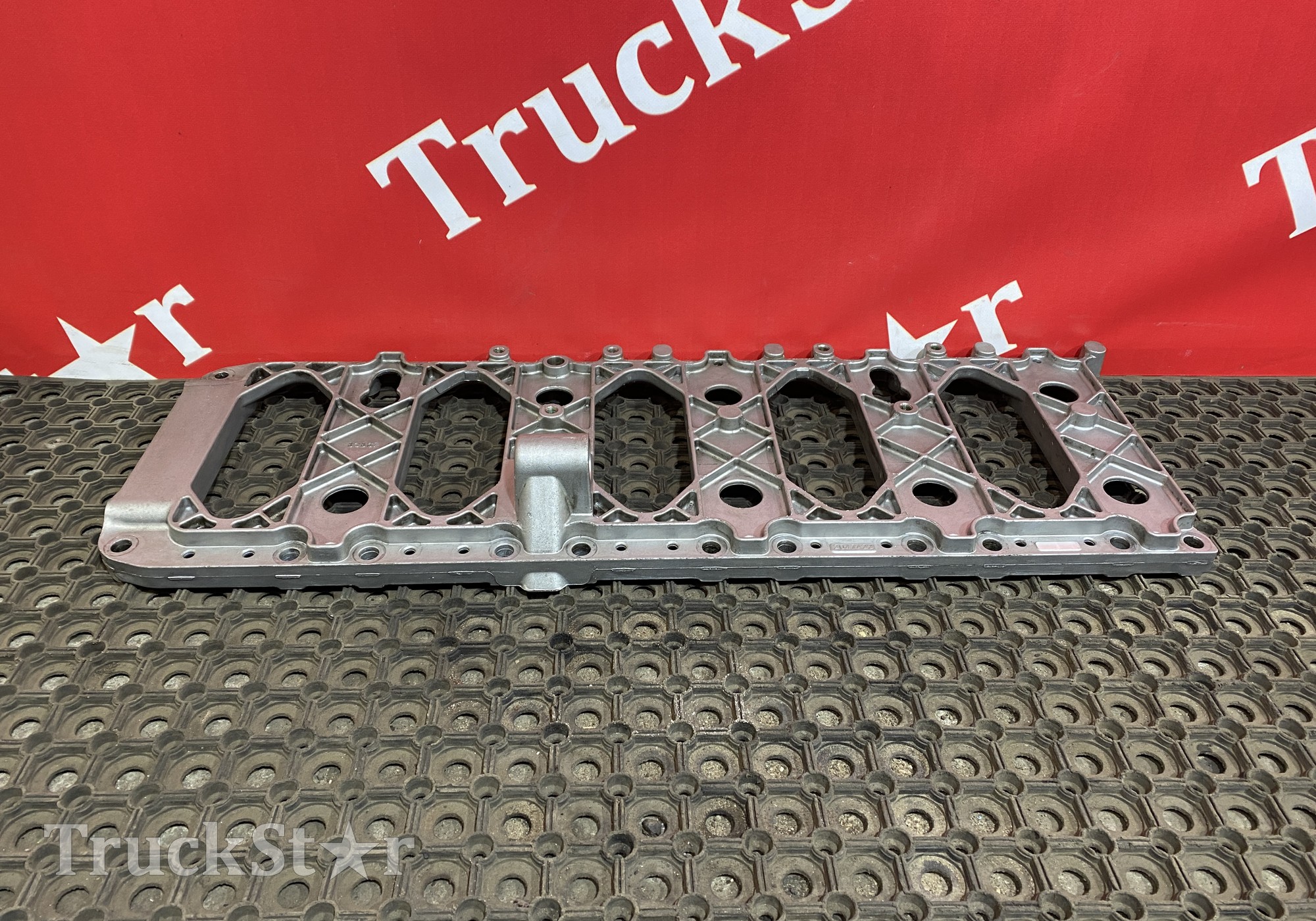 2047422 Плита двигателя 2018 г. для Daf XF106