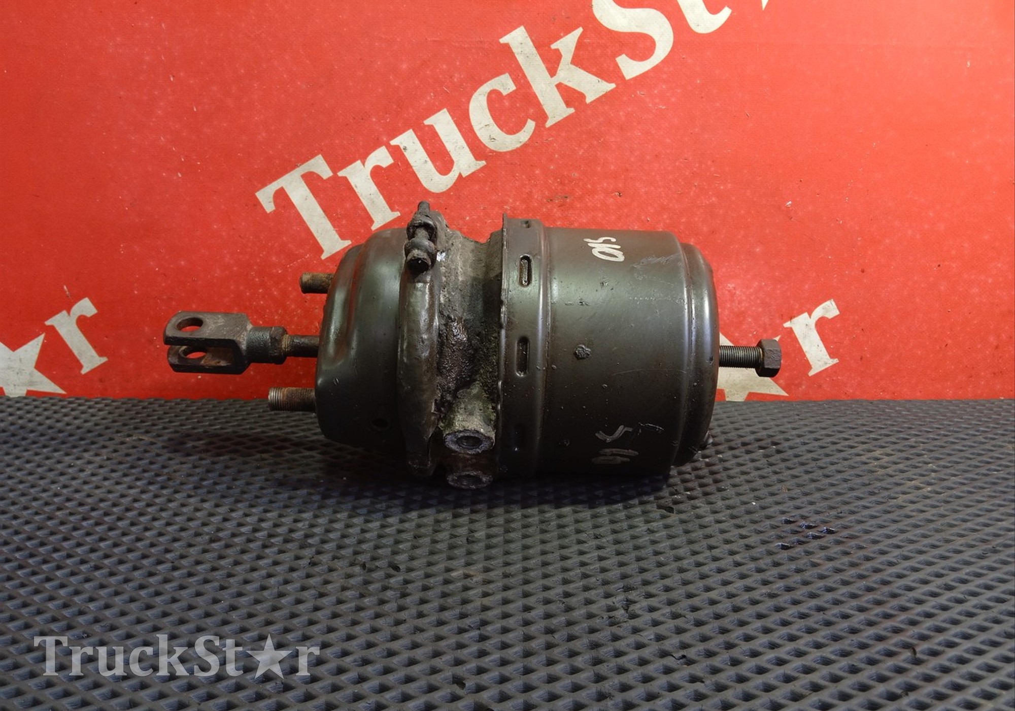 20533195 Энергоаккумулятор задний для Volvo FH