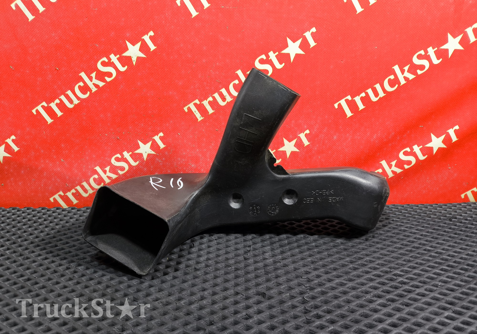82223893 Воздуховод отопителя 2016г. для Renault T (с 2013)