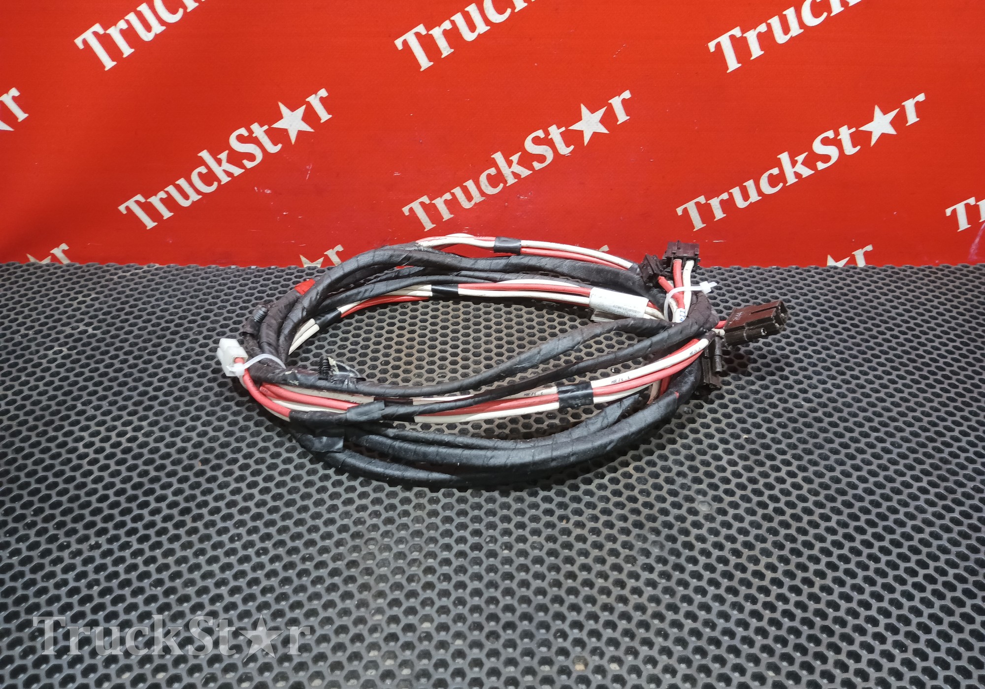 2125062 Проводка кабины 2018г для Daf XF106 (с 2012)