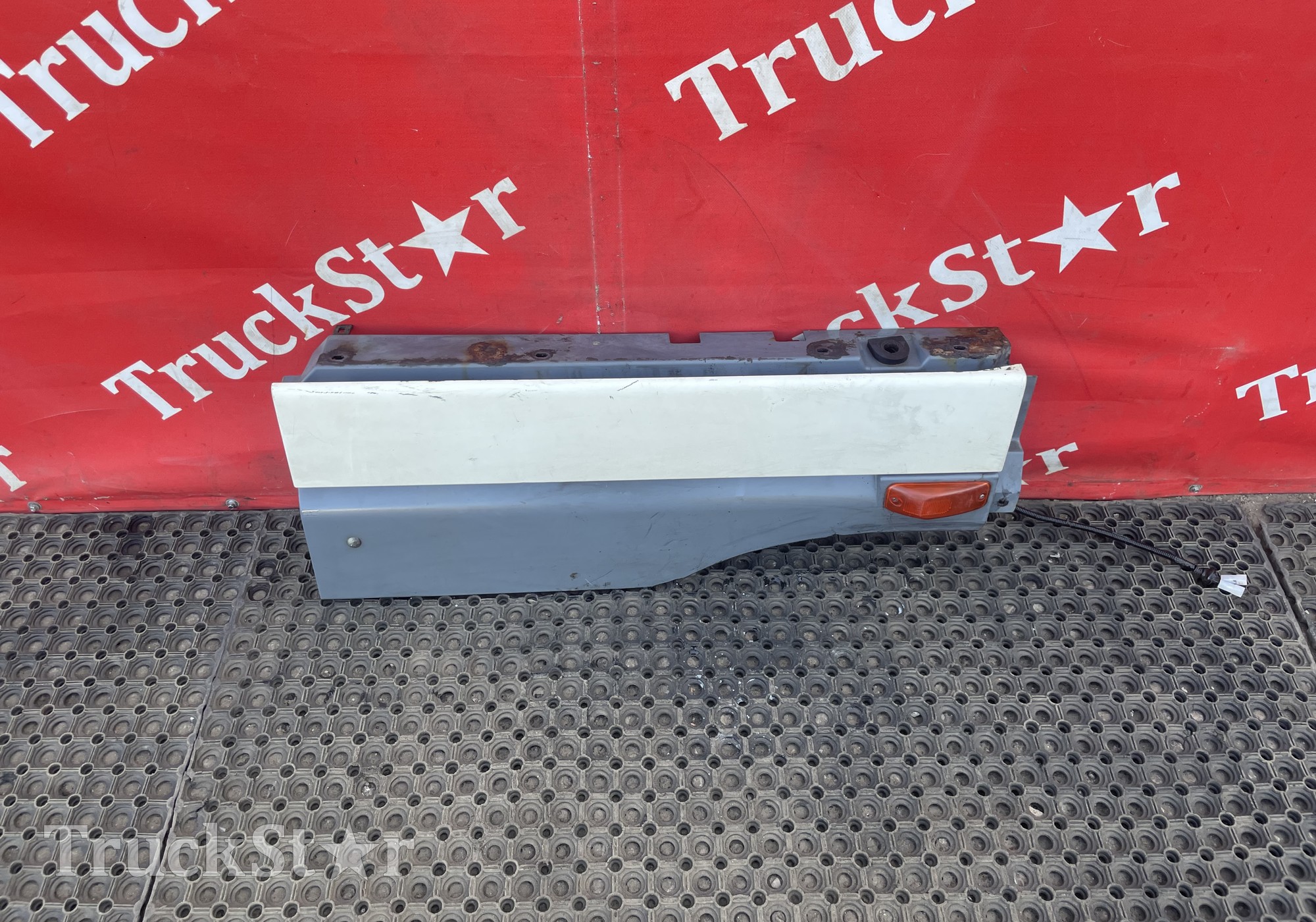 1855611 Продолжение крыла правого для Daf 95XF