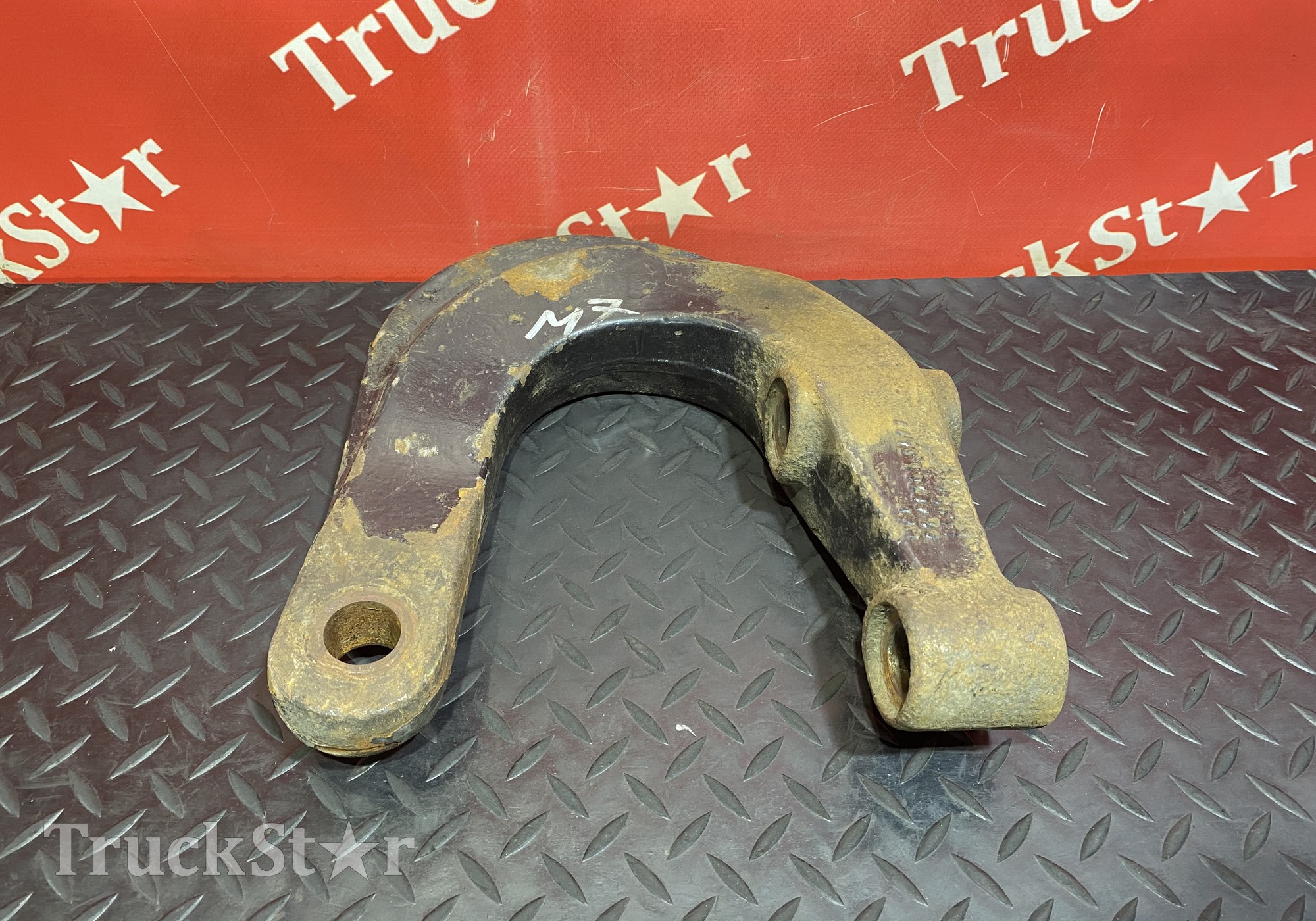 81467050477 Сошка поворотного кулака левого для Man TGM
