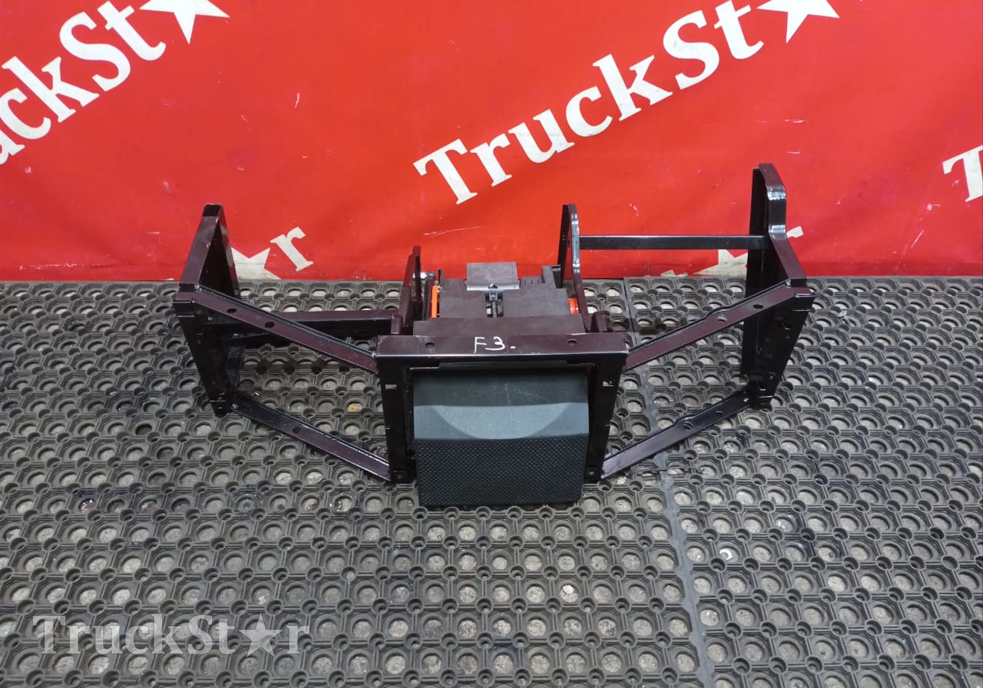 H4535010330A0 Кронштейн ступеньки спальника в сборе для Foton Auman EST