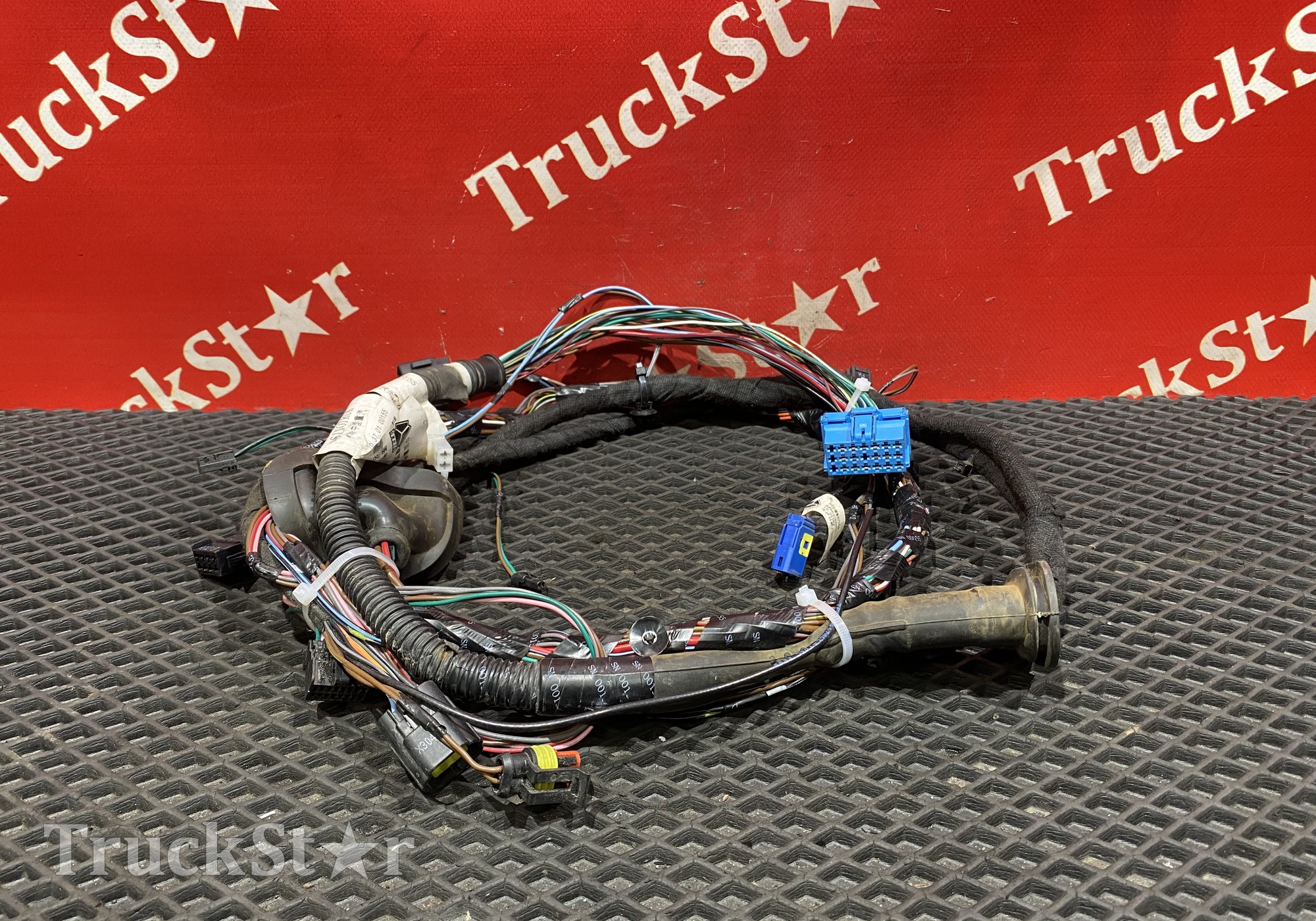 AZ962277000165 Проводка двери правой 2022г. для Sinotruk Sitrak C7H MAX