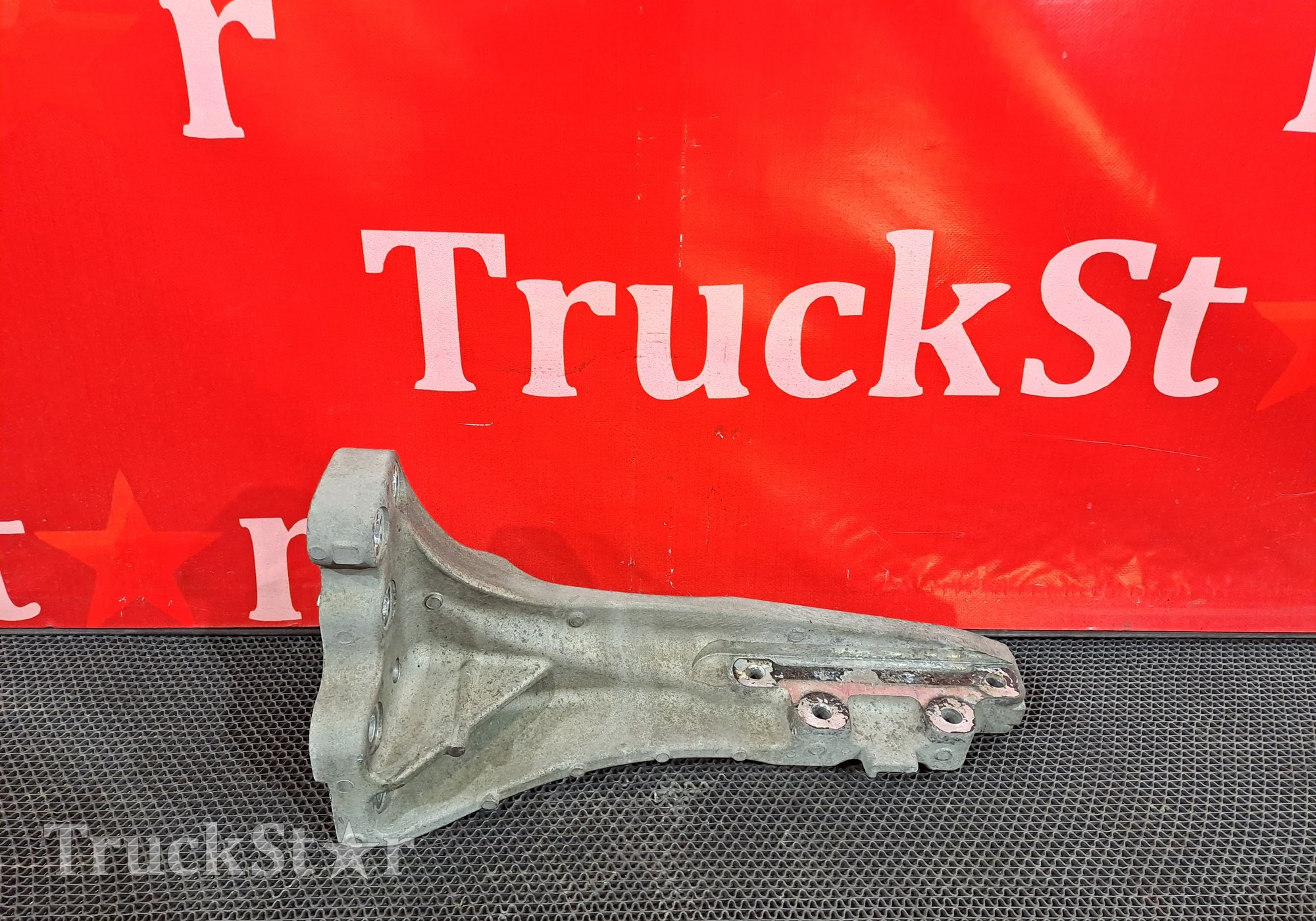 21639760 Кронштейн глушителя для Volvo FM