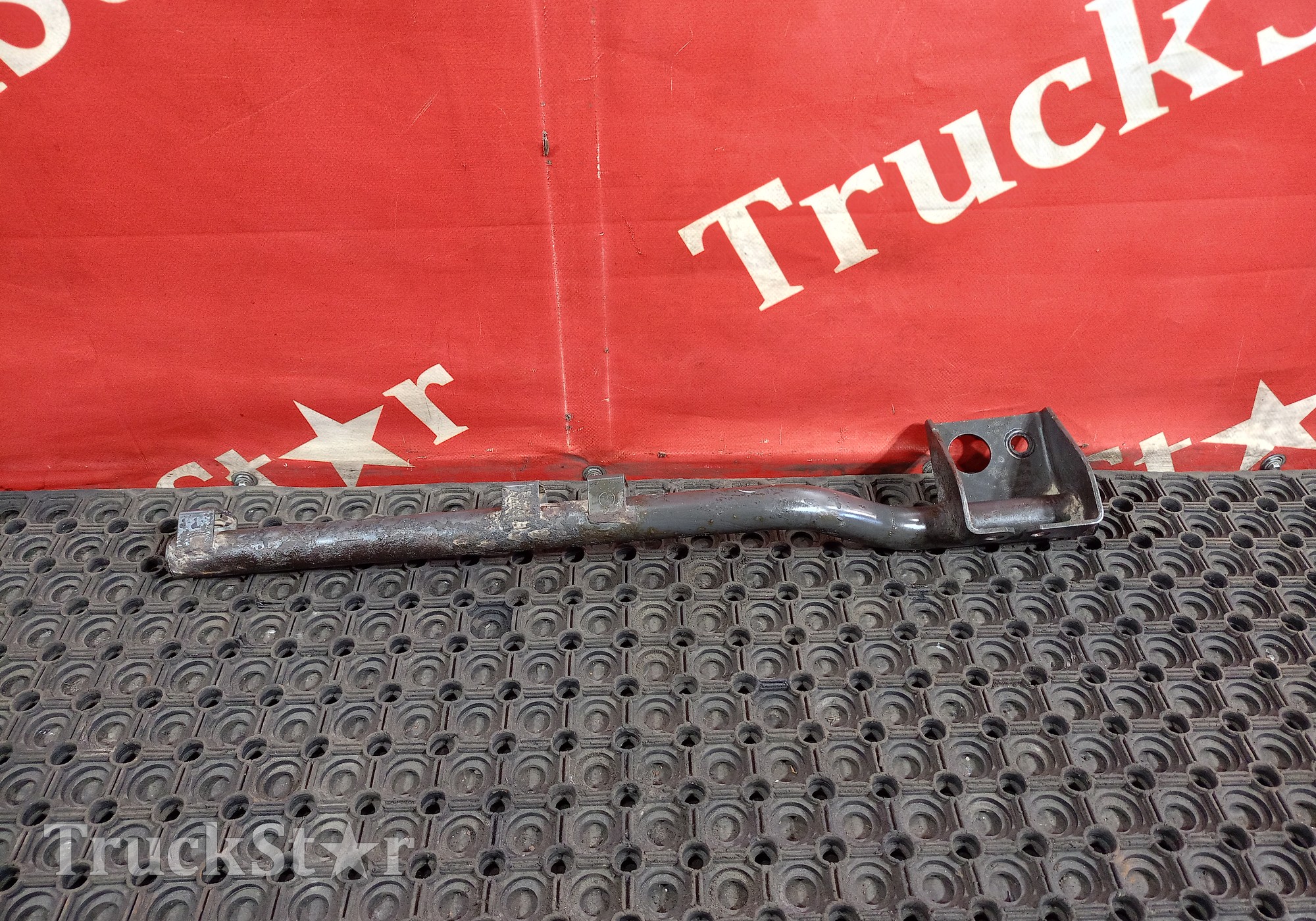 A9303102058 Кронштейн переднего правого крыла для Mercedes-Benz Actros
