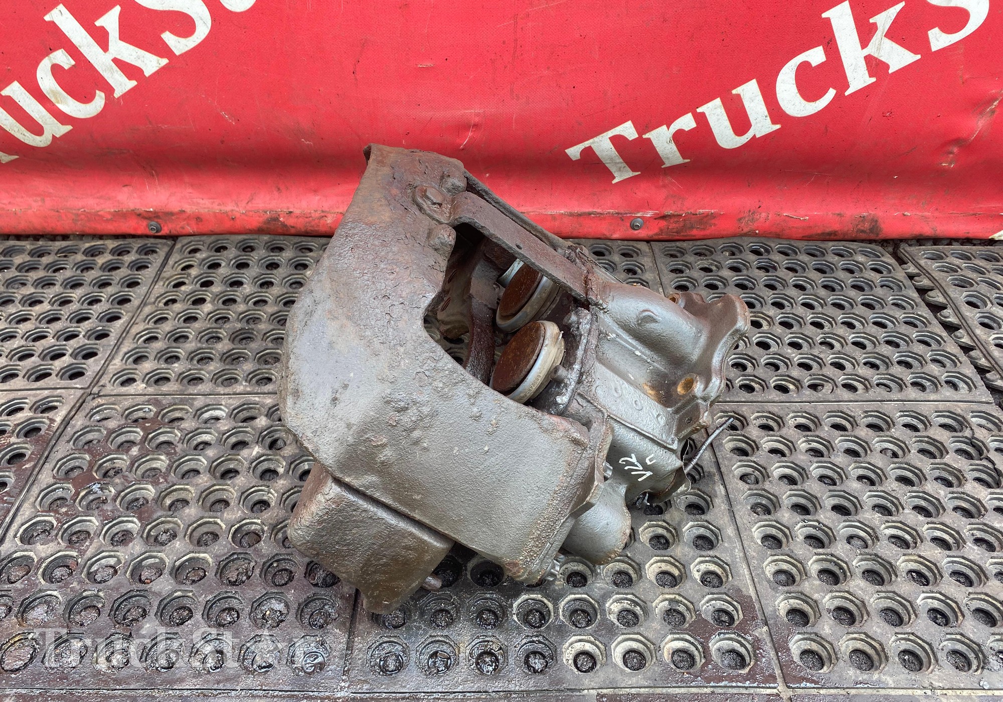 7421487685 Суппорт тормозной для Renault