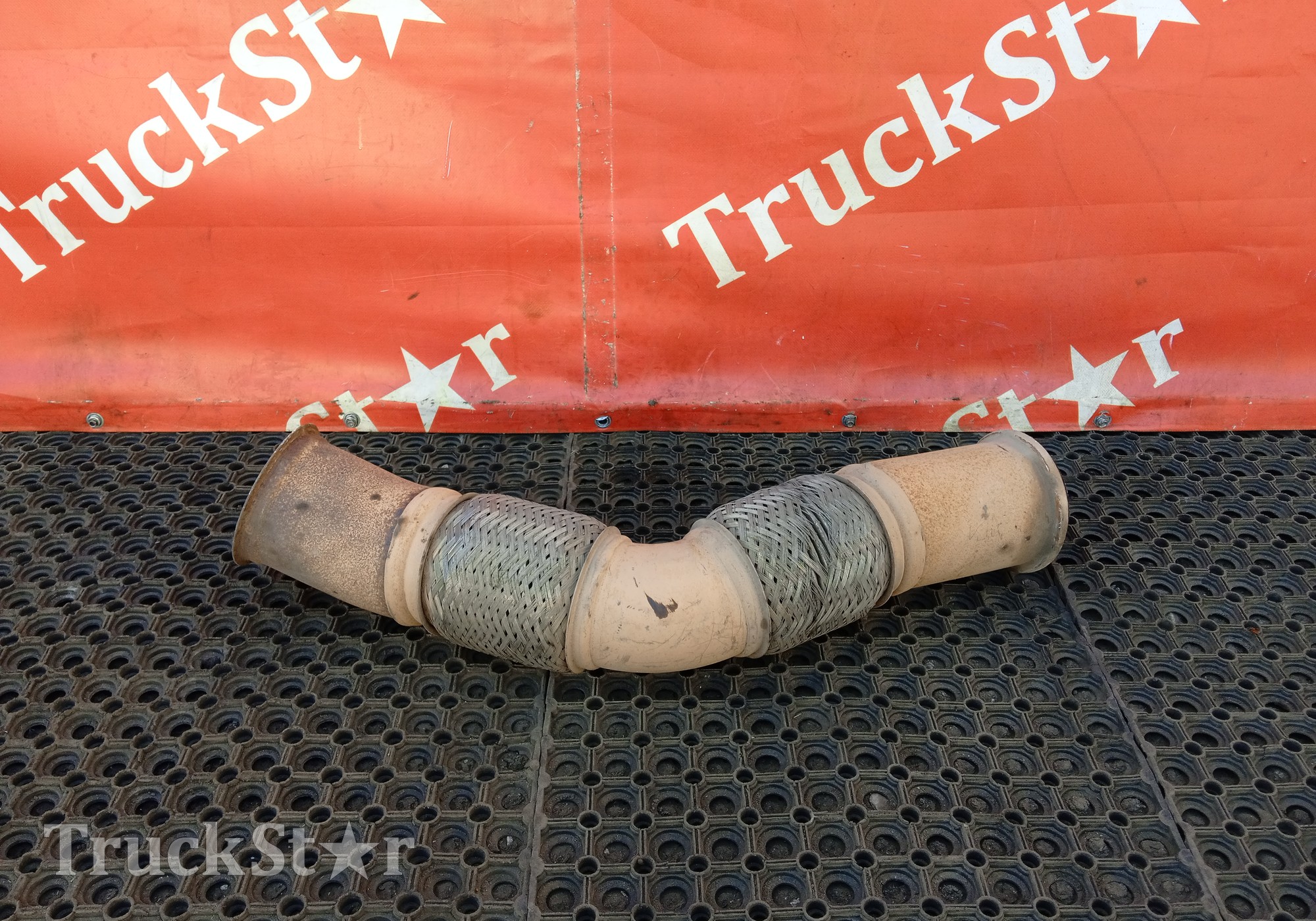 23243881 Приемная труба глушителя 2019 г. для Volvo FM