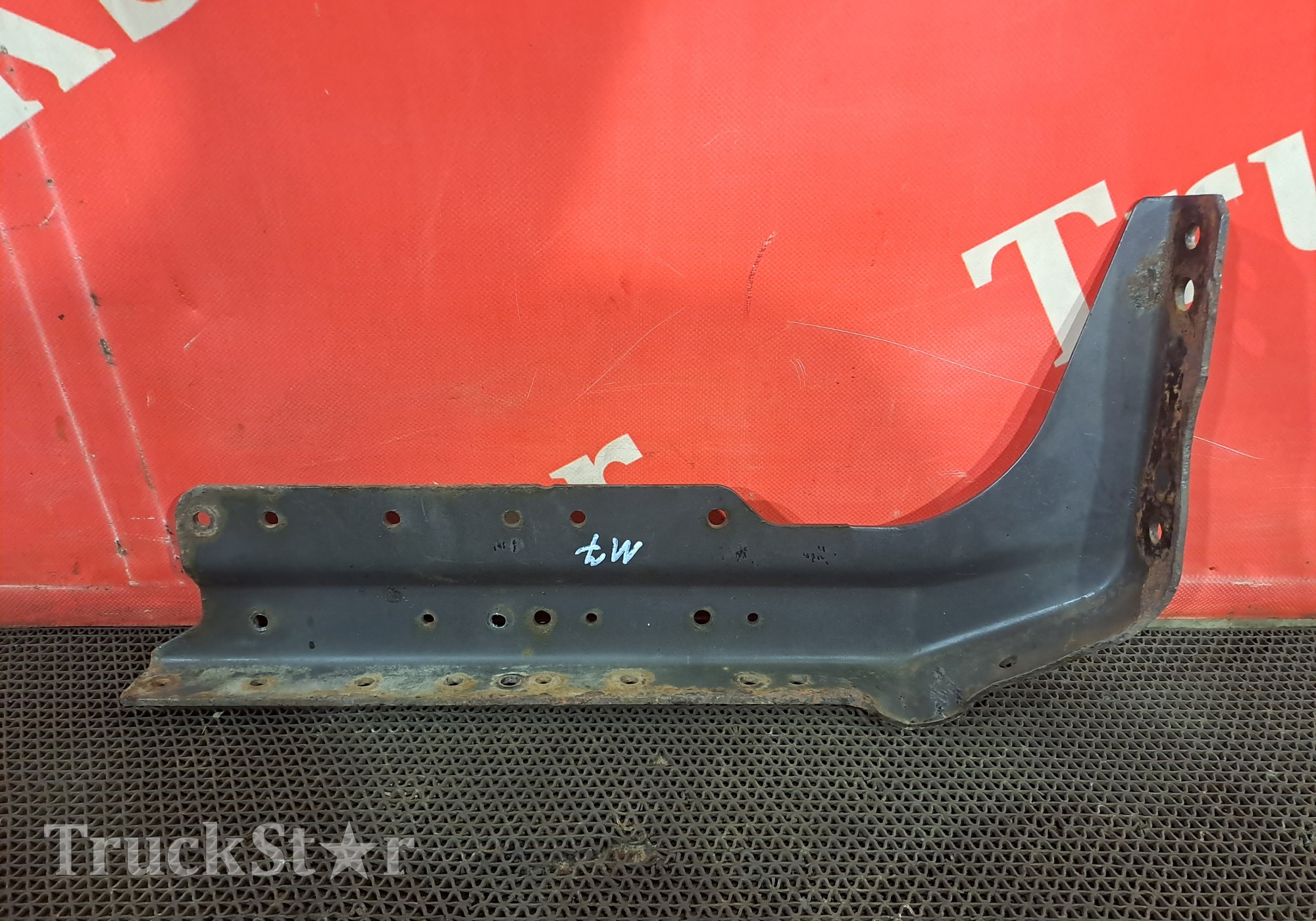 9705230315 Кронштейн крыла задний правый для Man TGS