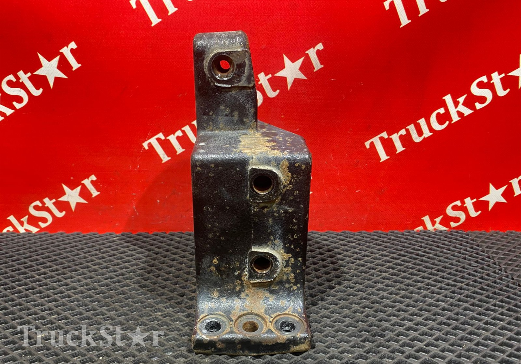 82232587 Кронштейн бампера переднего правый 2016г для Renault T (с 2013)
