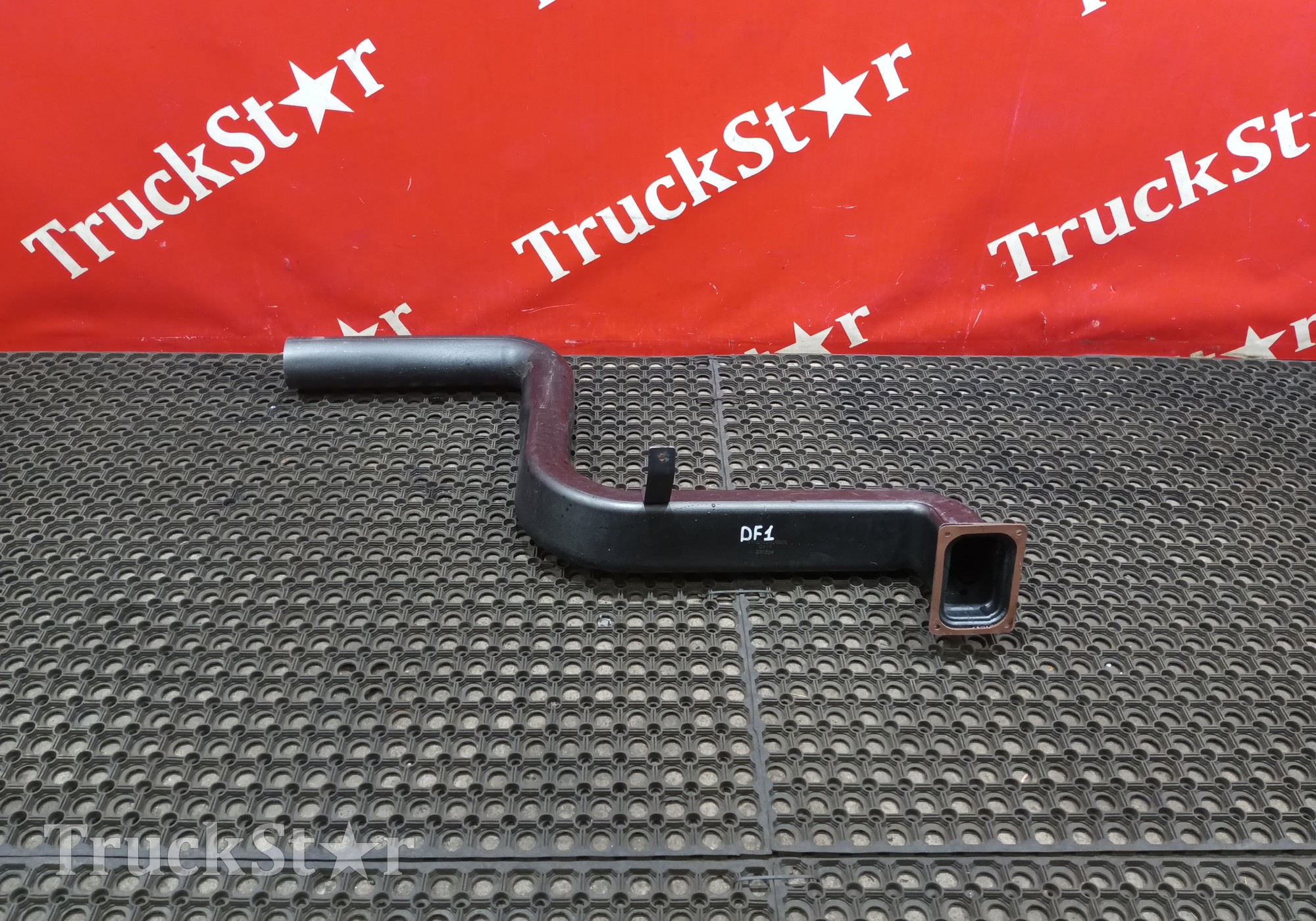 8102070C6200 Воздуховод автономного отопителя 2023г. для DongFeng GX DFH4180